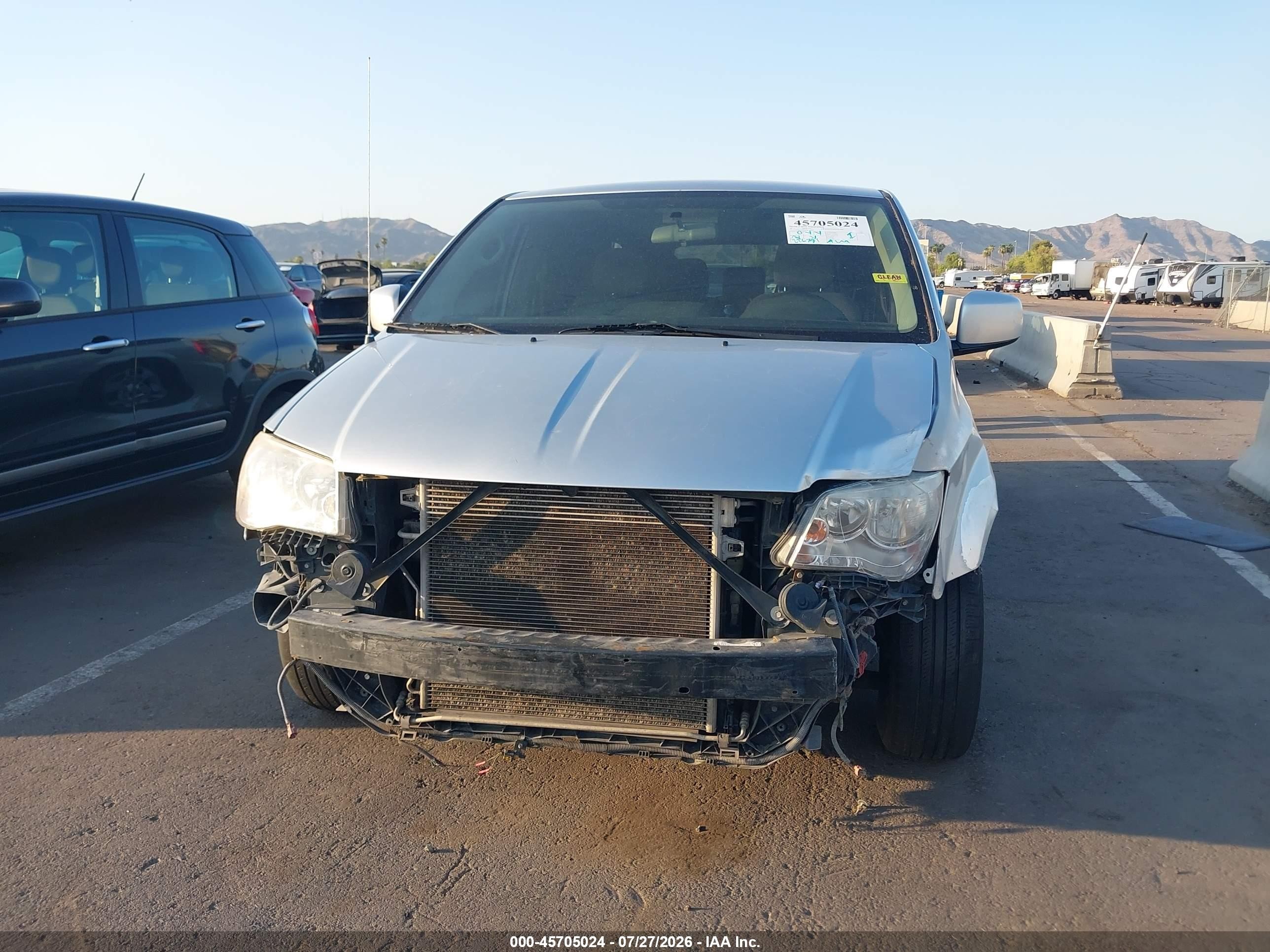 2012 Dodge Grand Caravan Crew Серебряный vin: 2C4RDGDG4CR146021