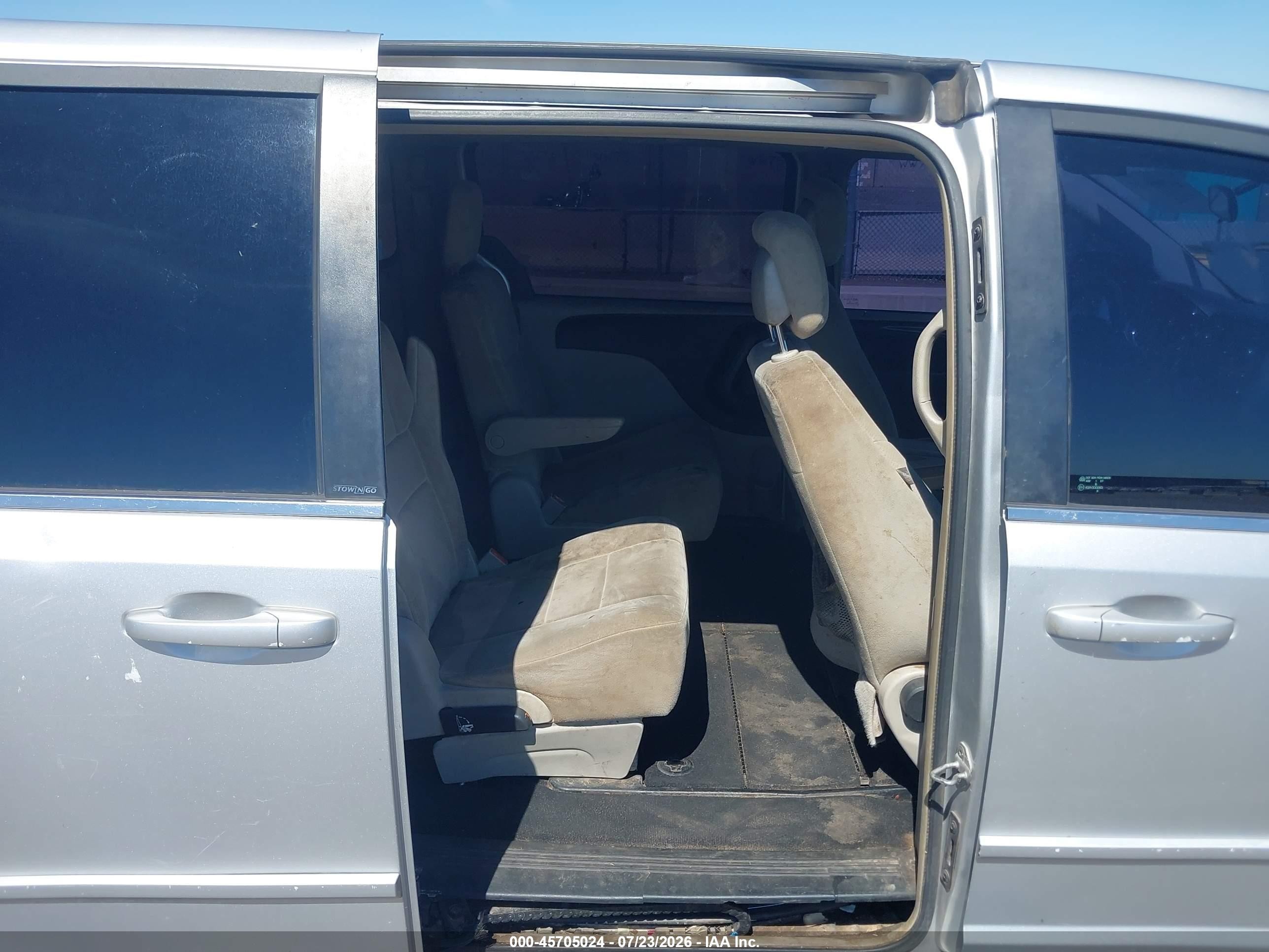 2012 Dodge Grand Caravan Crew Серебряный vin: 2C4RDGDG4CR146021