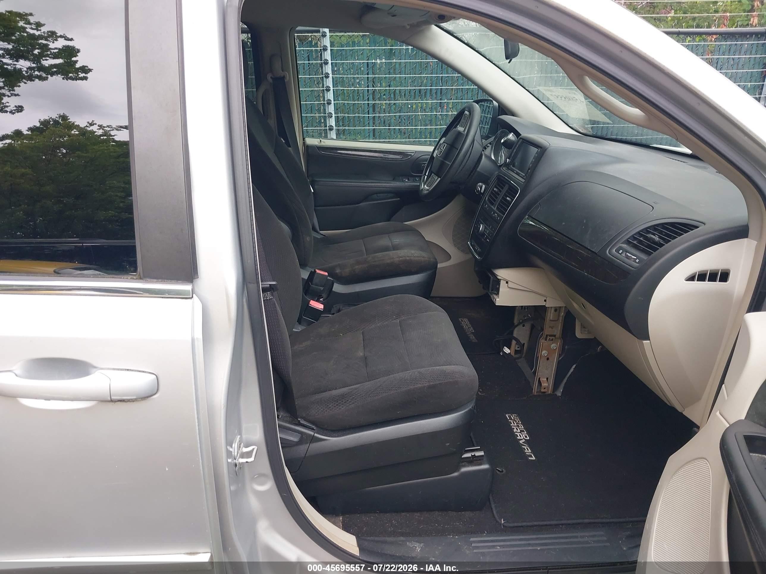 2012 Dodge Grand Caravan Crew Серебряный vin: 2C4RDGDG4CR174532