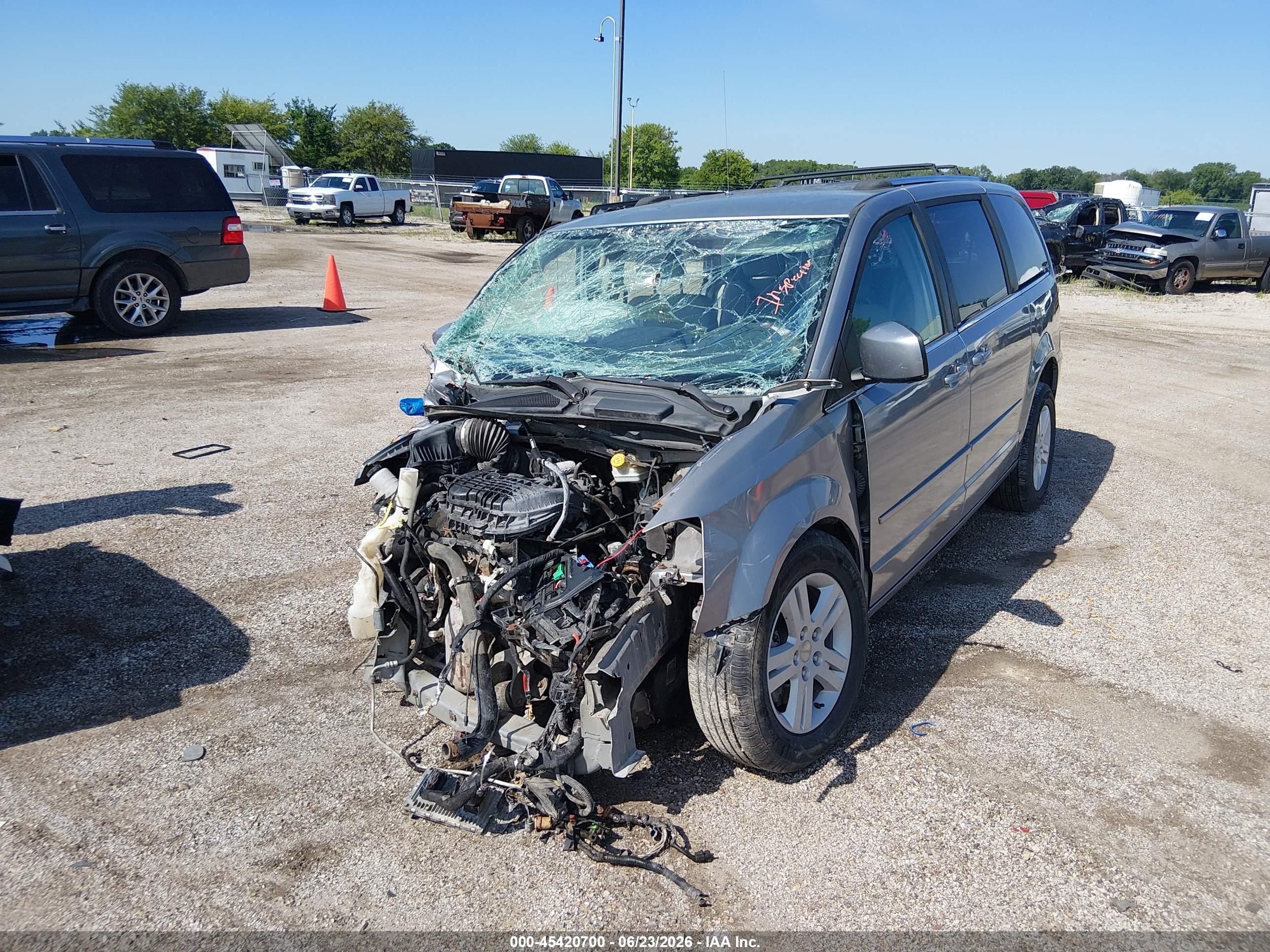 2013 Dodge Grand Caravan Crew Silver vin: 2C4RDGDG4DR617862