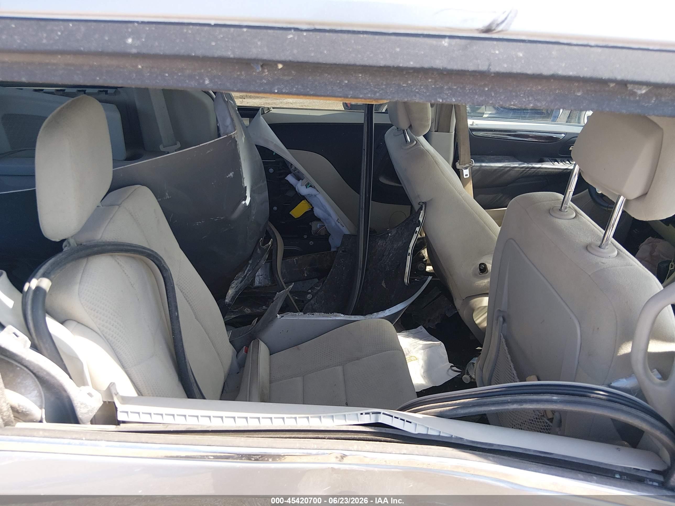 2013 Dodge Grand Caravan Crew Silver vin: 2C4RDGDG4DR617862