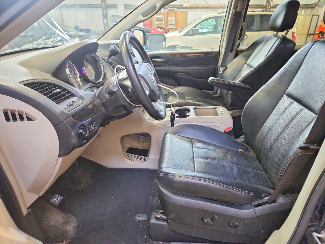 2015 Dodge Grand Caravan Crew Blue vin: 2C4RDGDG4FR585921