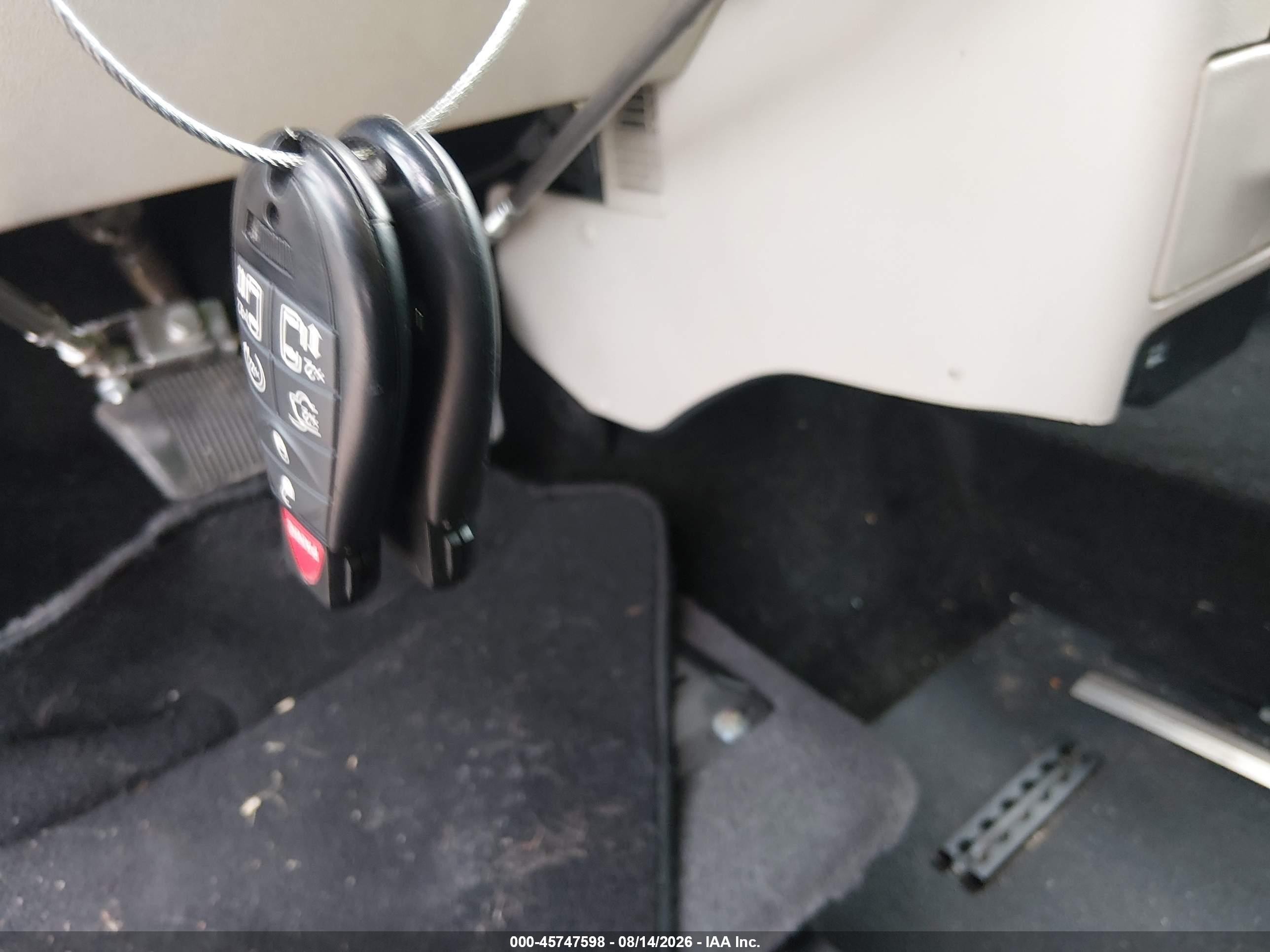 2012 Dodge Grand Caravan Crew White vin: 2C4RDGDG5CR115375