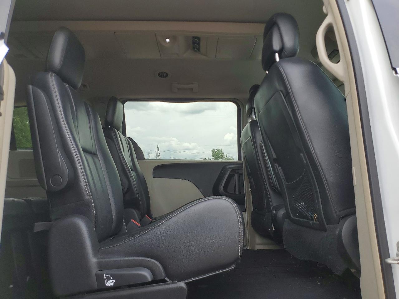 2013 Dodge Grand Caravan Crew White vin: 2C4RDGDG5DR812403
