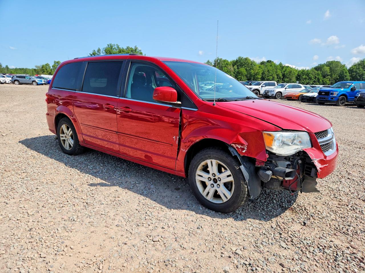 2013 Dodge Grand Caravan Crew Red vin: 2C4RDGDG6DR607446