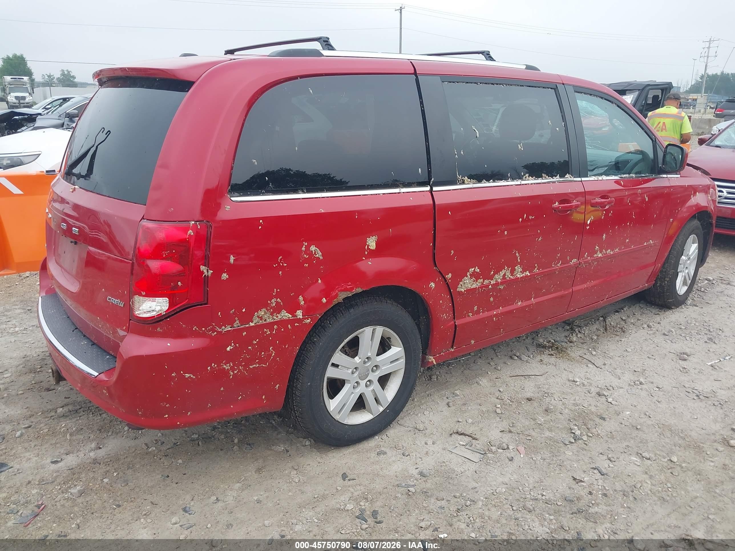 2013 Dodge Grand Caravan Crew Red vin: 2C4RDGDG6DR768802