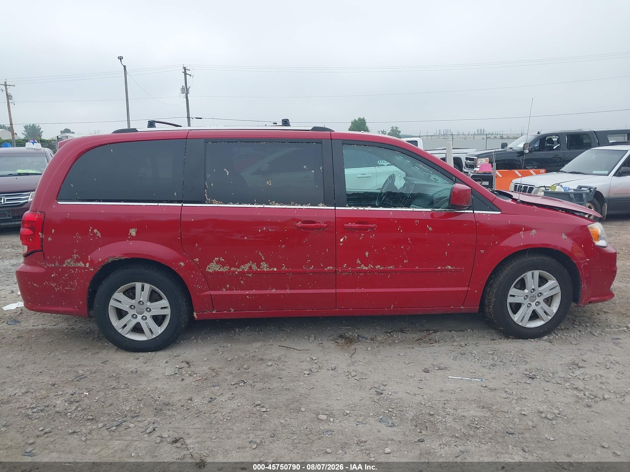 2013 Dodge Grand Caravan Crew Red vin: 2C4RDGDG6DR768802