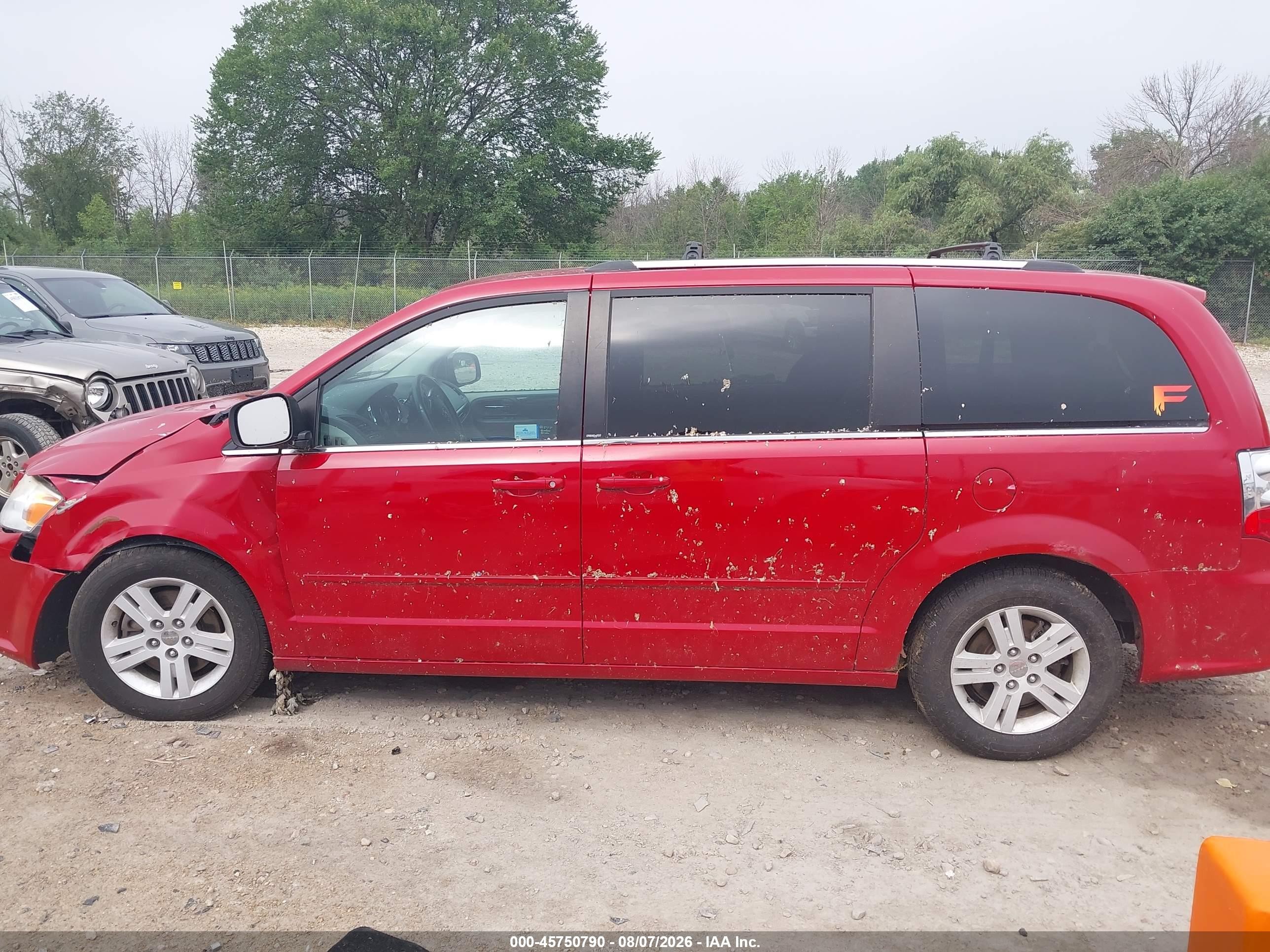 2013 Dodge Grand Caravan Crew Red vin: 2C4RDGDG6DR768802
