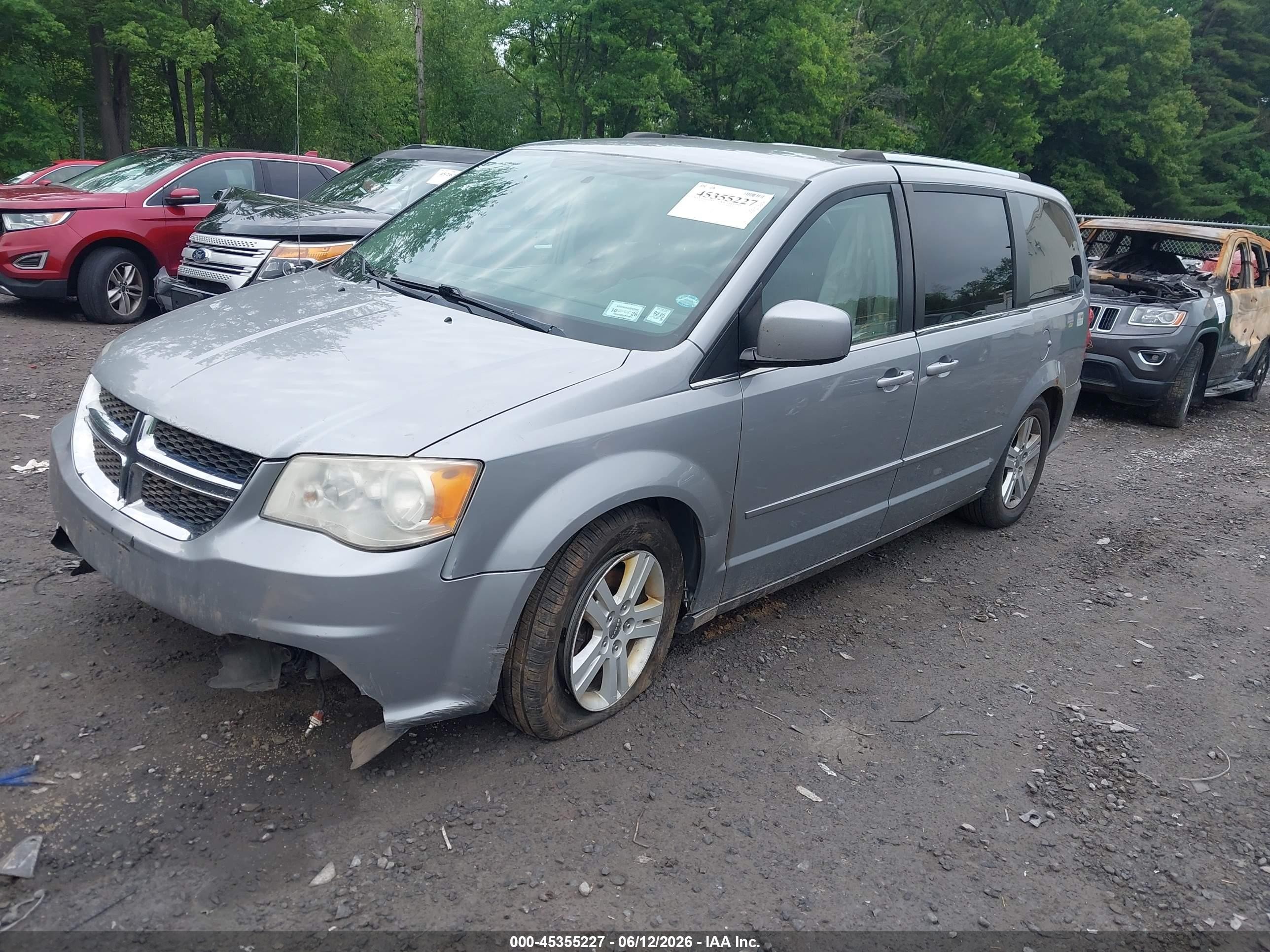 2013 Dodge Grand Caravan Crew Silver vin: 2C4RDGDG7DR765469