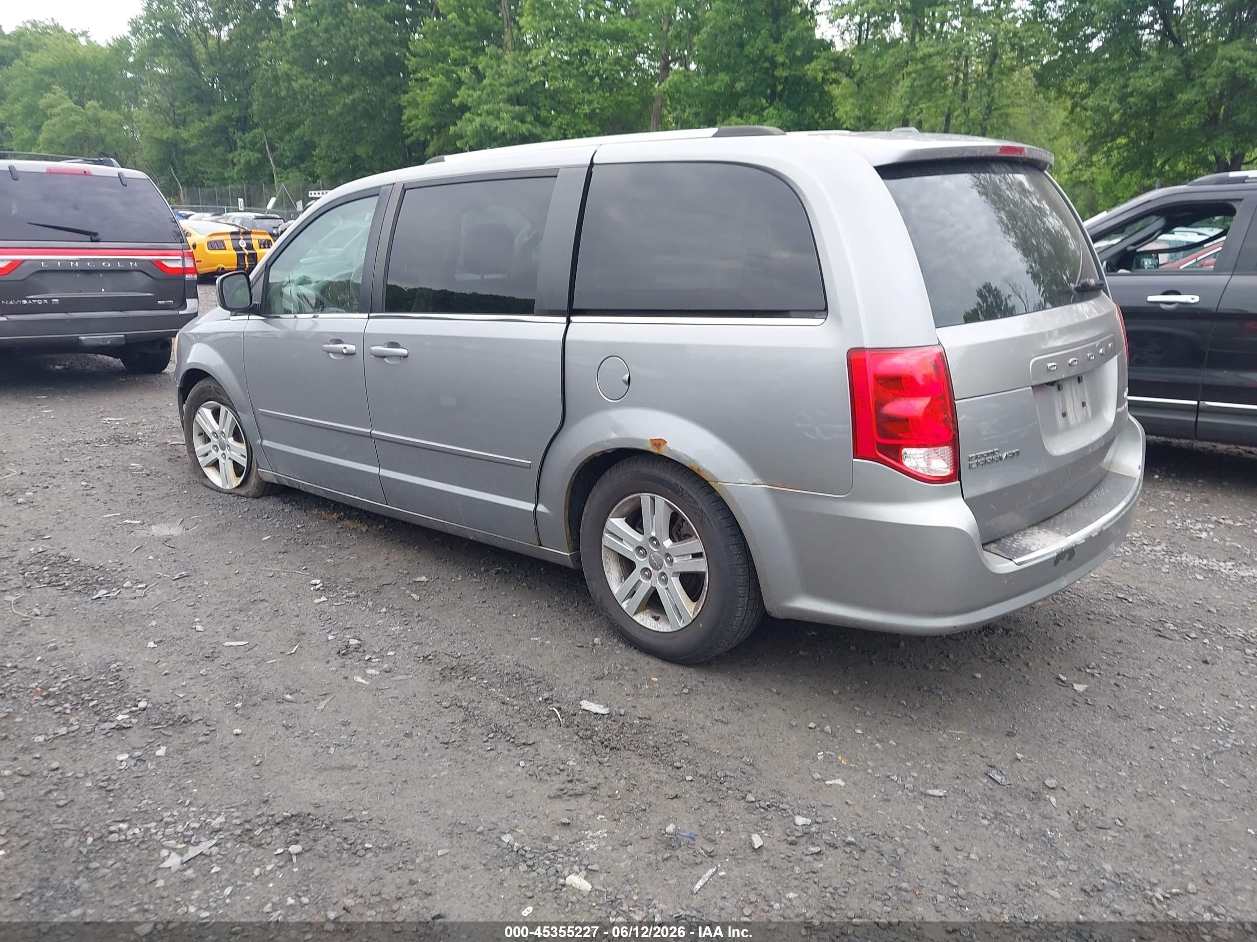 2013 Dodge Grand Caravan Crew Silver vin: 2C4RDGDG7DR765469