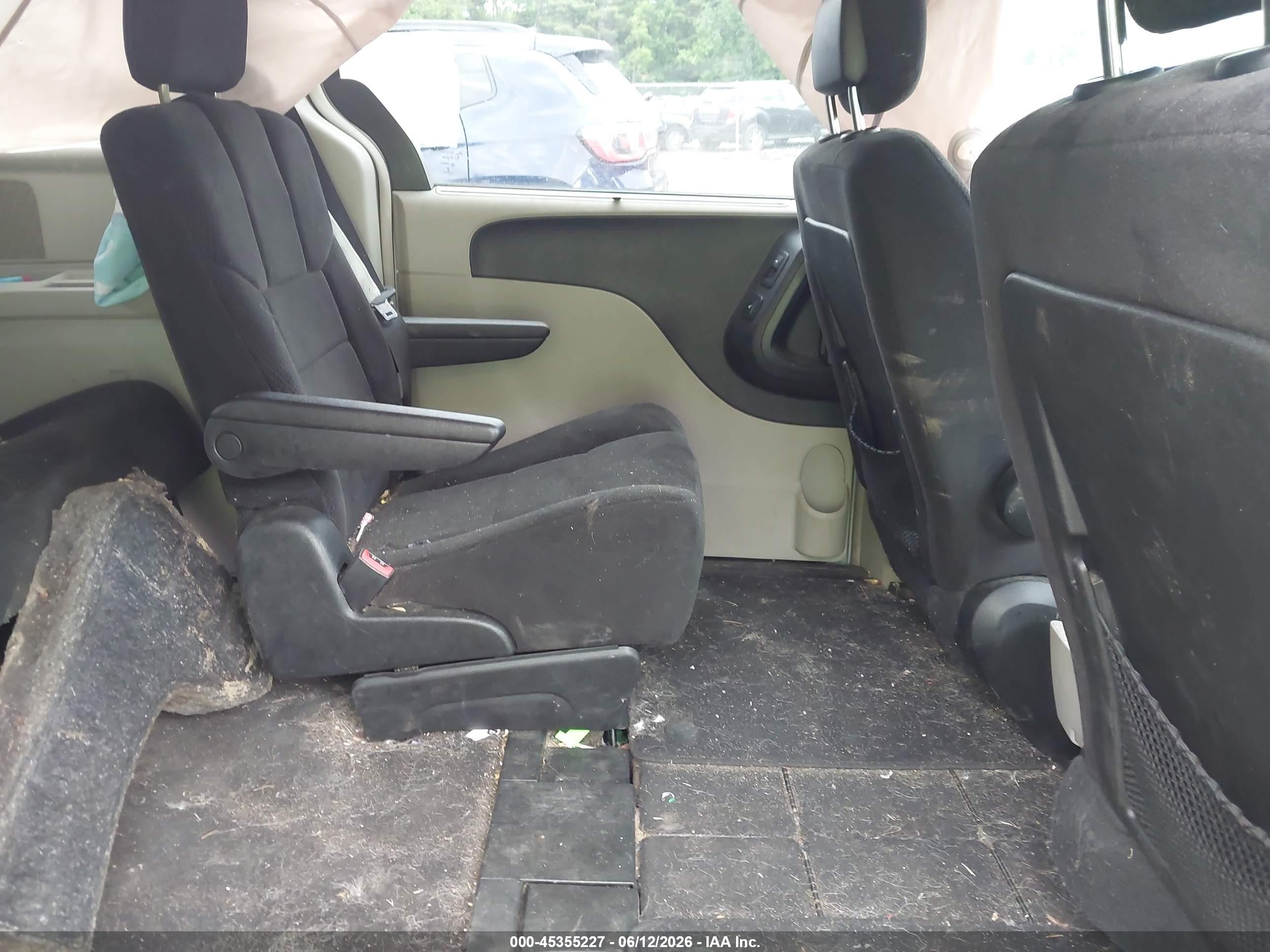 2013 Dodge Grand Caravan Crew Silver vin: 2C4RDGDG7DR765469