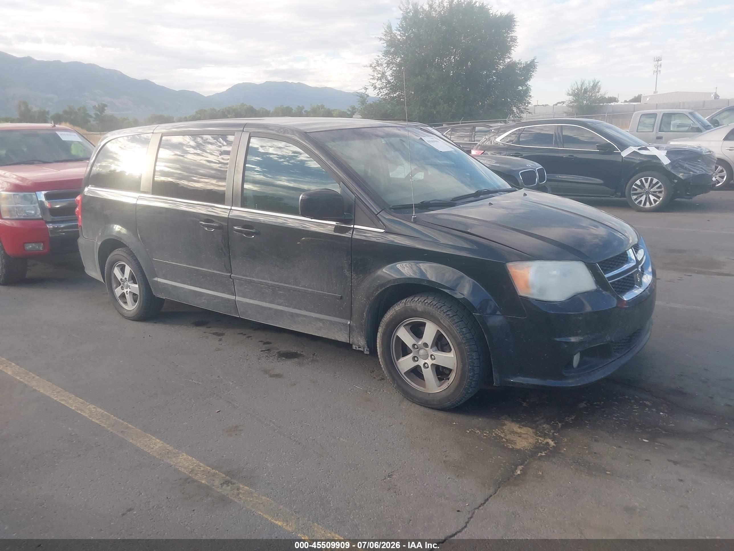 2012 Dodge Grand Caravan Crew Black vin: 2C4RDGDG8CR113927