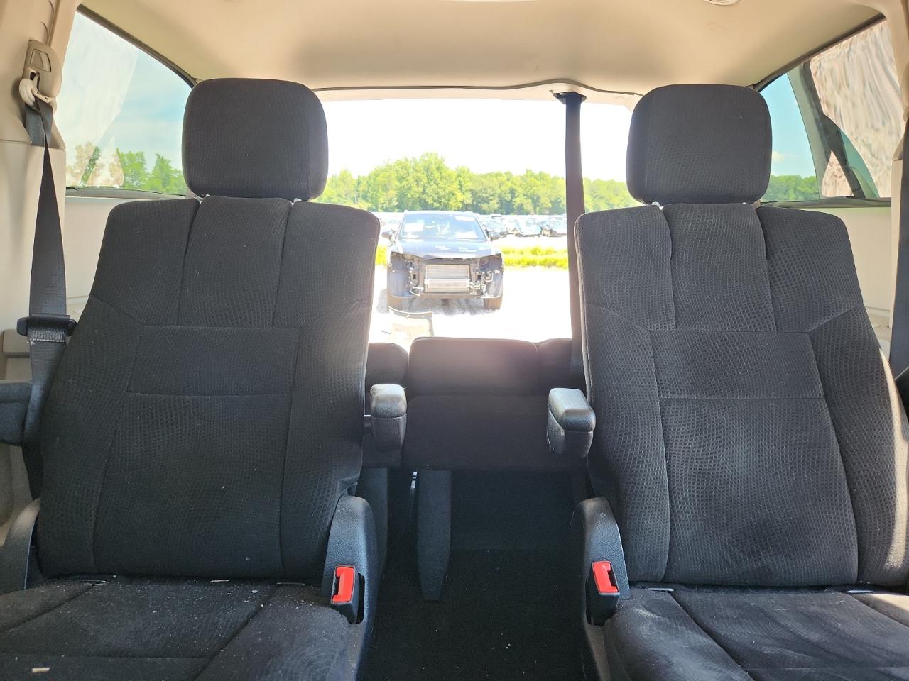 2012 Dodge Grand Caravan Crew Silver vin: 2C4RDGDG8CR145941