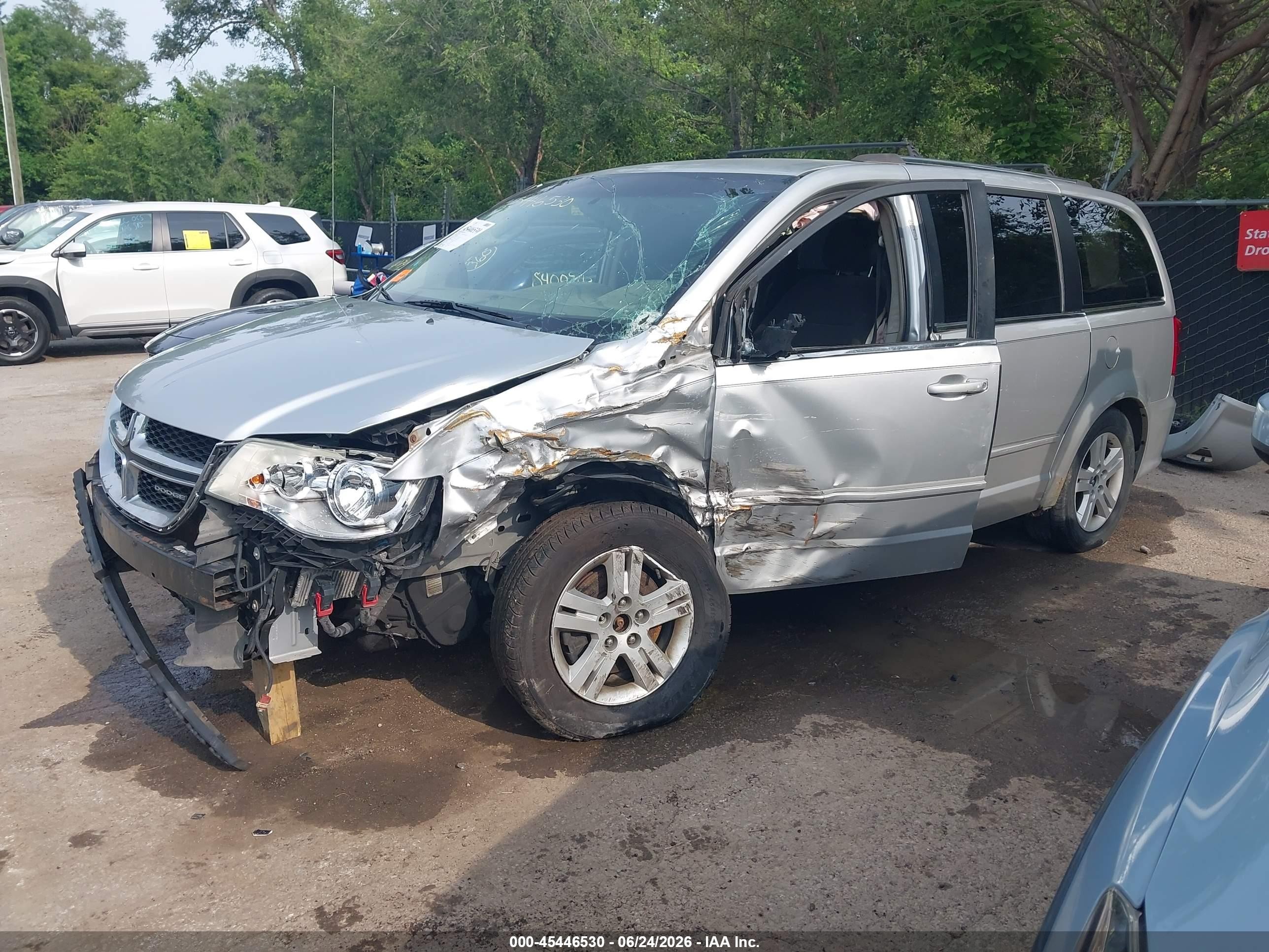 2012 Dodge Grand Caravan Crew Silver vin: 2C4RDGDG8CR193438