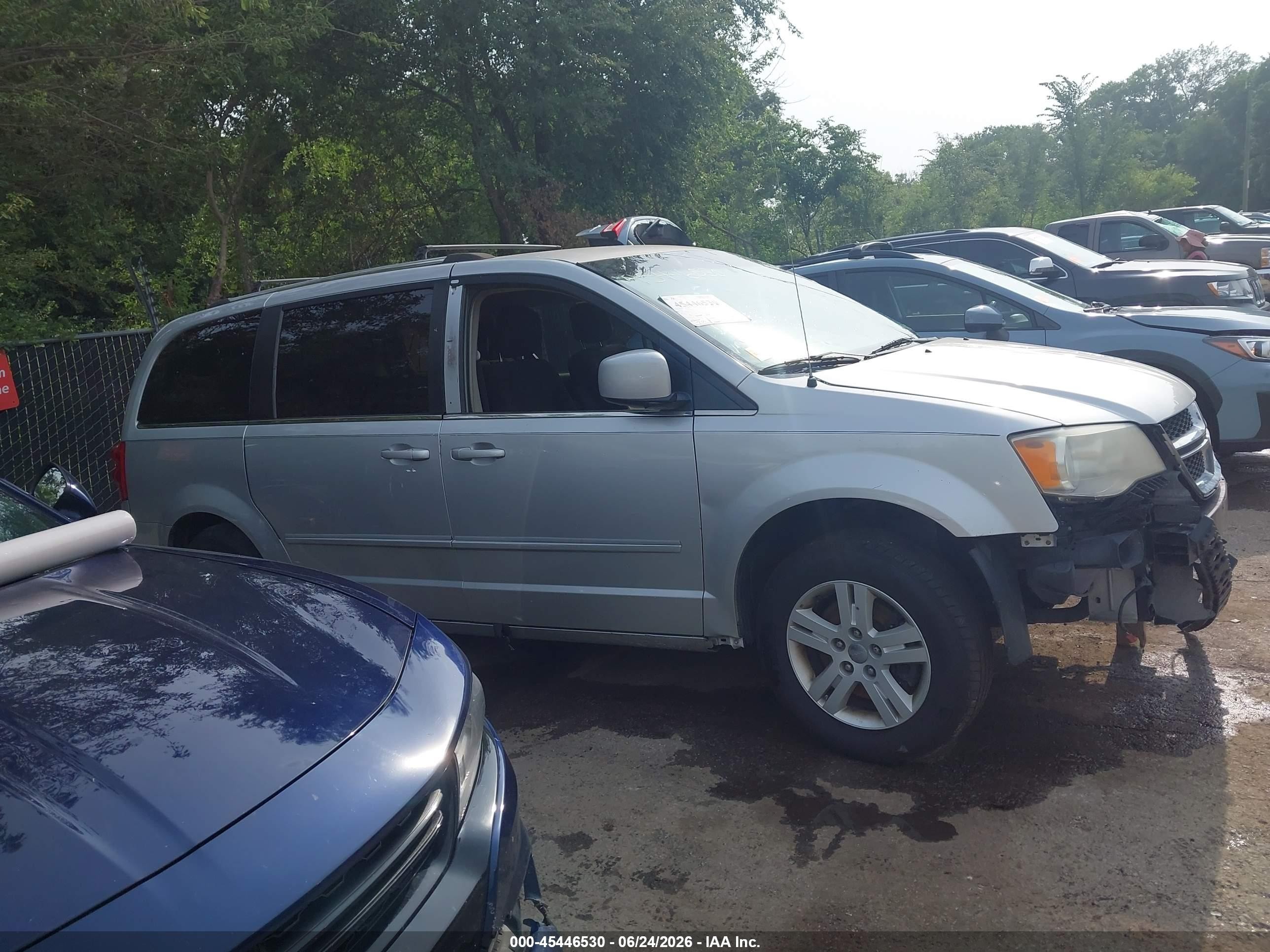 2012 Dodge Grand Caravan Crew Silver vin: 2C4RDGDG8CR193438
