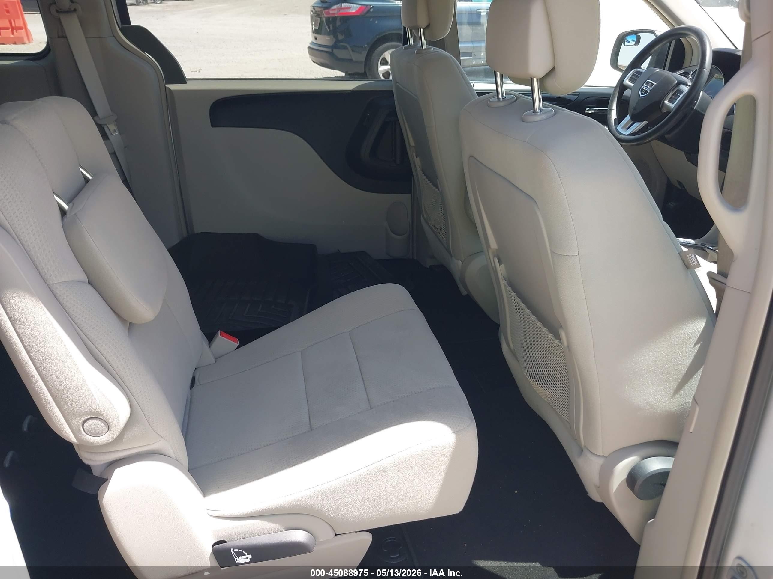 2012 Dodge Grand Caravan Crew Silver vin: 2C4RDGDG8CR251029