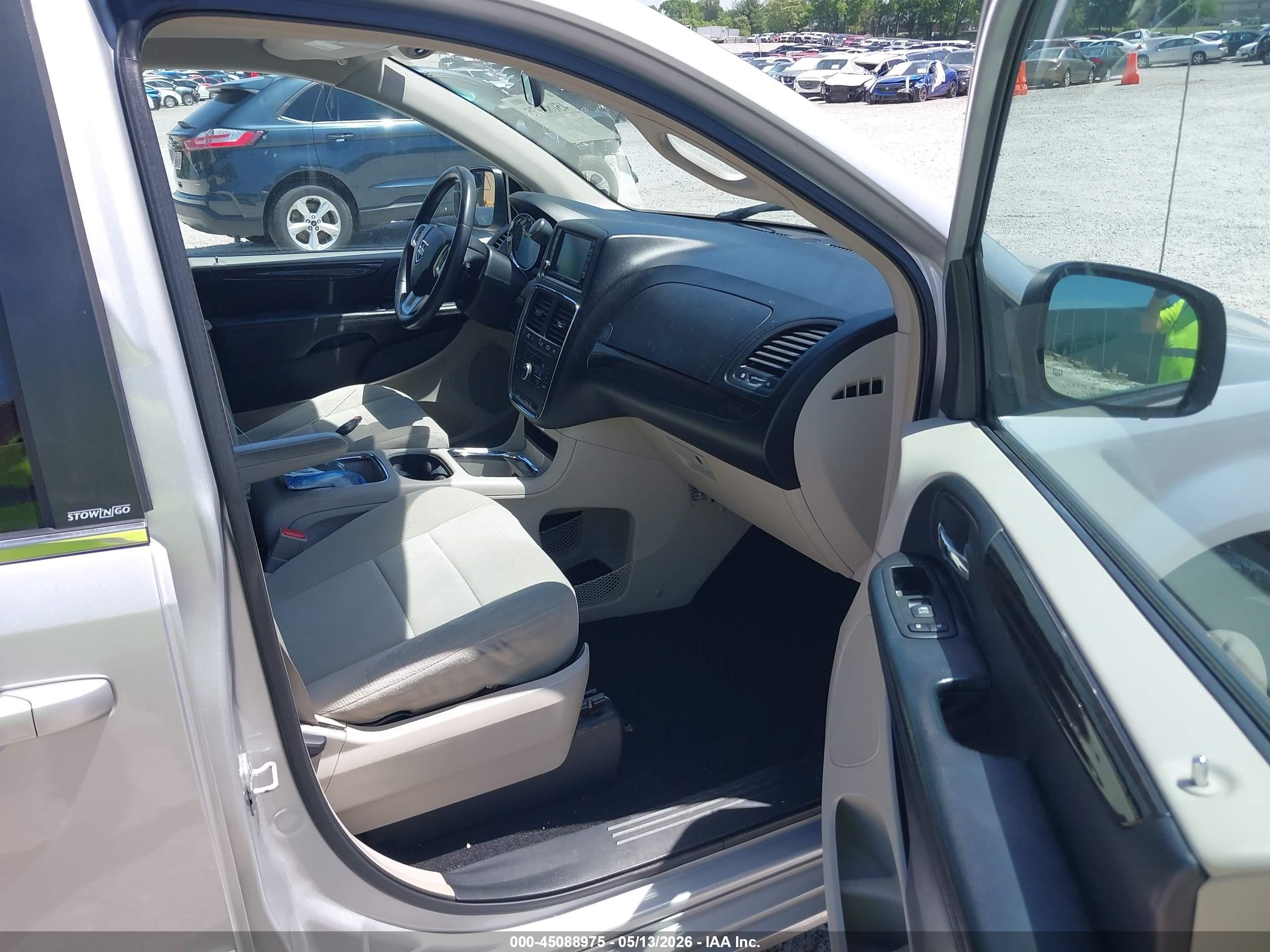 2012 Dodge Grand Caravan Crew Silver vin: 2C4RDGDG8CR251029