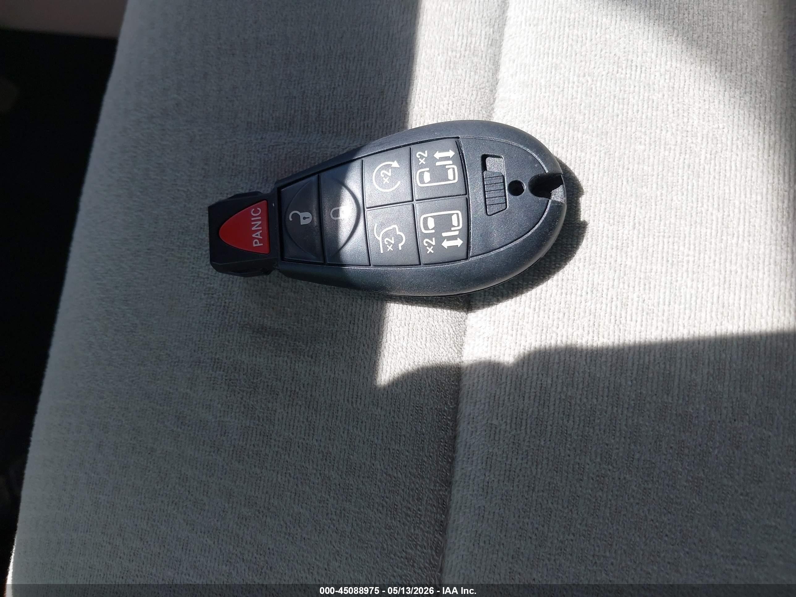 2012 Dodge Grand Caravan Crew Silver vin: 2C4RDGDG8CR251029