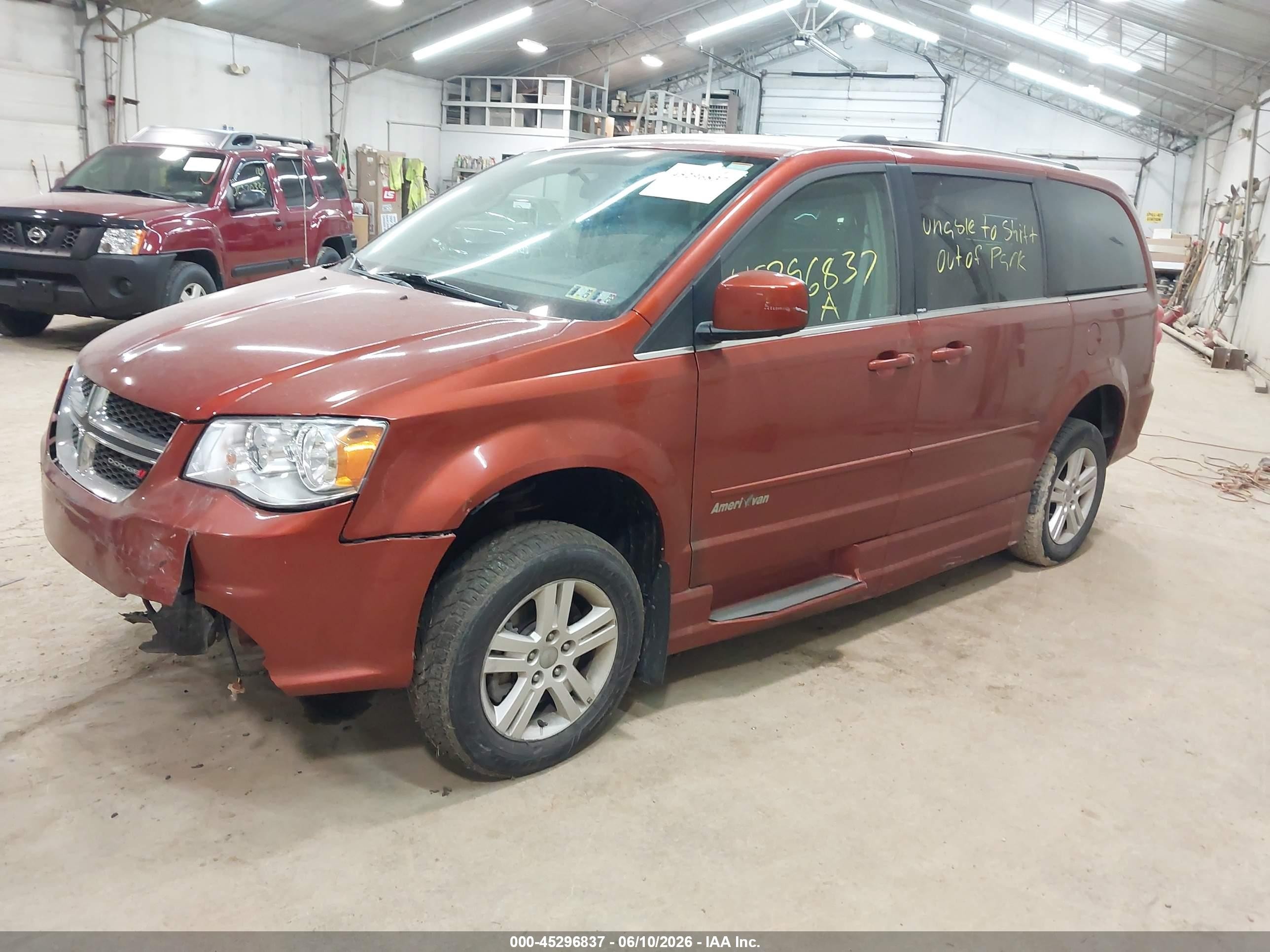 2012 Dodge Grand Caravan Crew Orange vin: 2C4RDGDG8CR281308