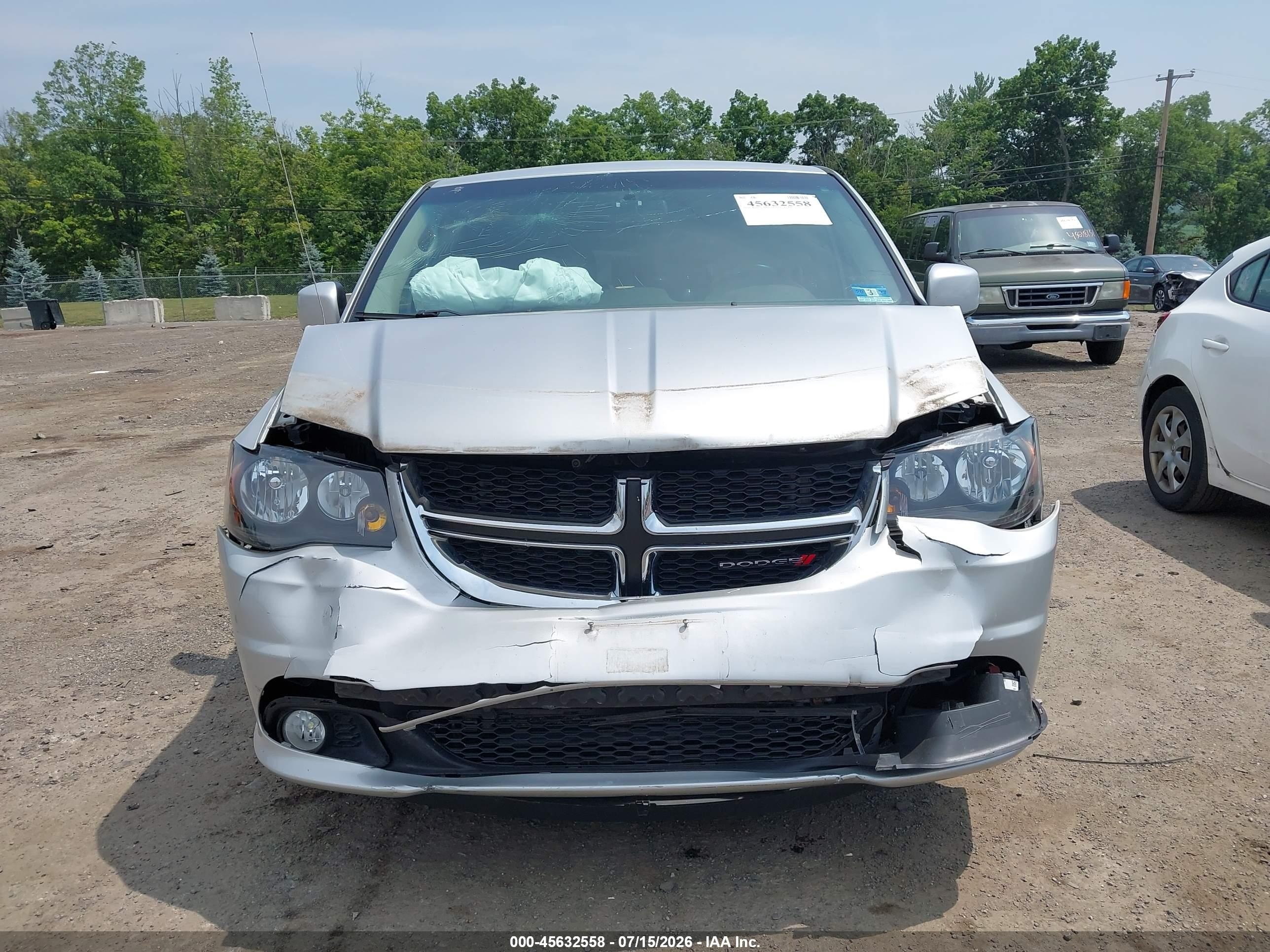 2012 Dodge Grand Caravan Crew Silver vin: 2C4RDGDG9CR190631
