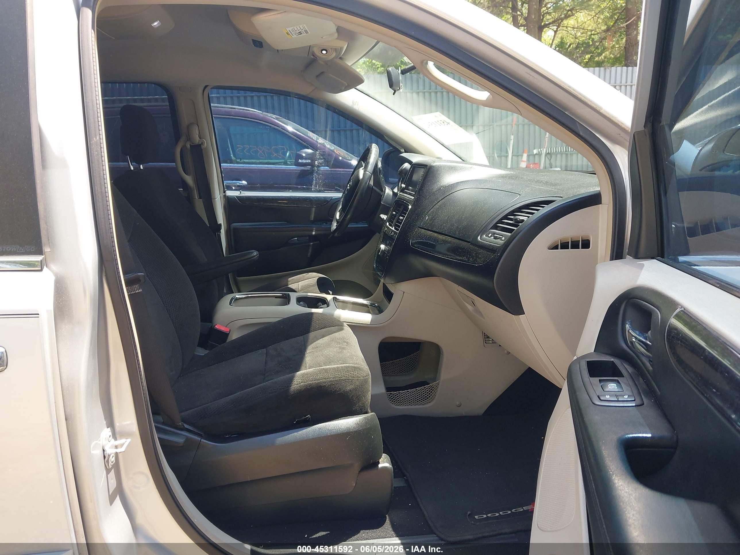 2012 Dodge Grand Caravan Crew Серебряный vin: 2C4RDGDG9CR235793