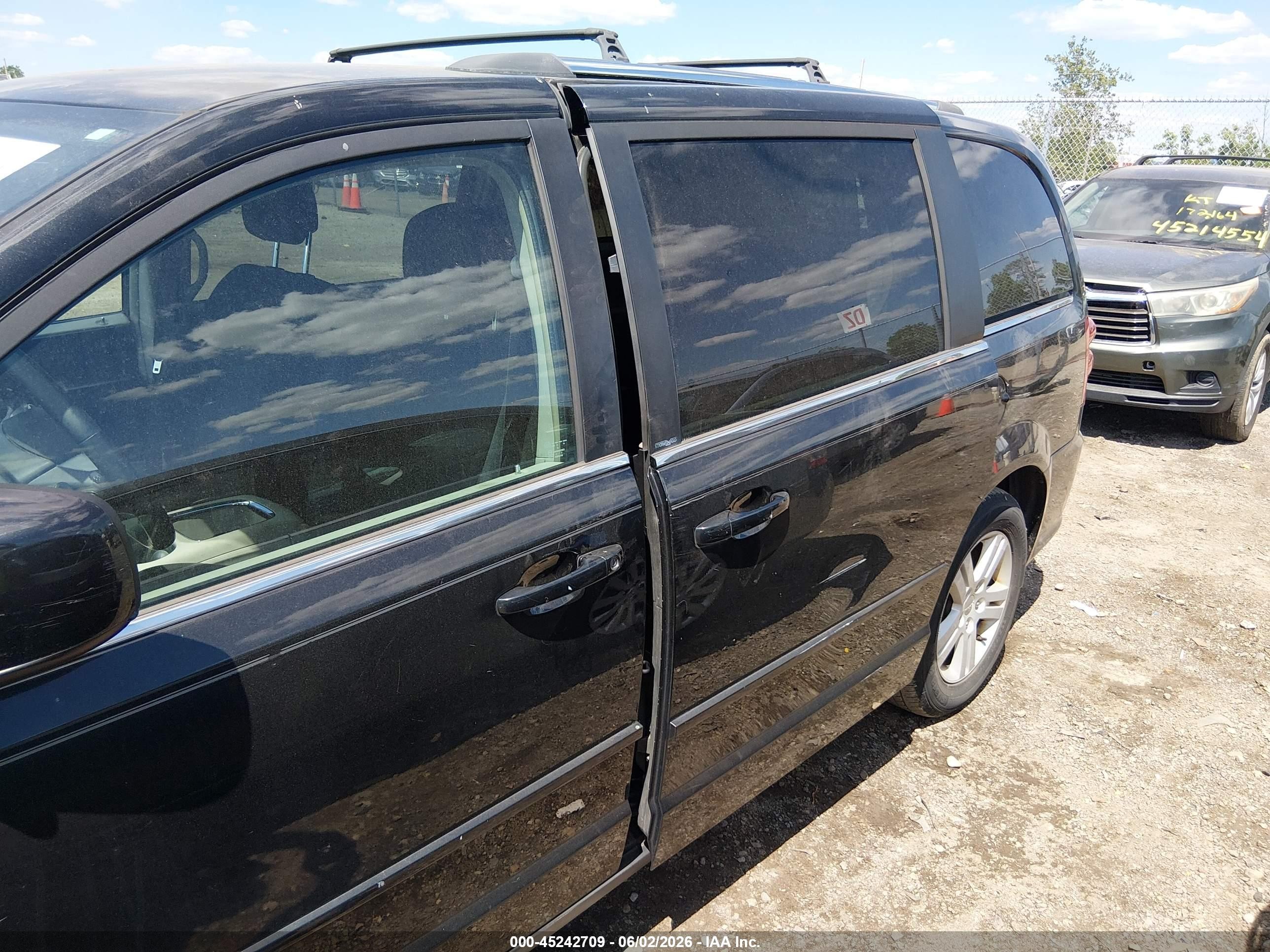 2013 Dodge Grand Caravan Crew Black vin: 2C4RDGDG9DR649688