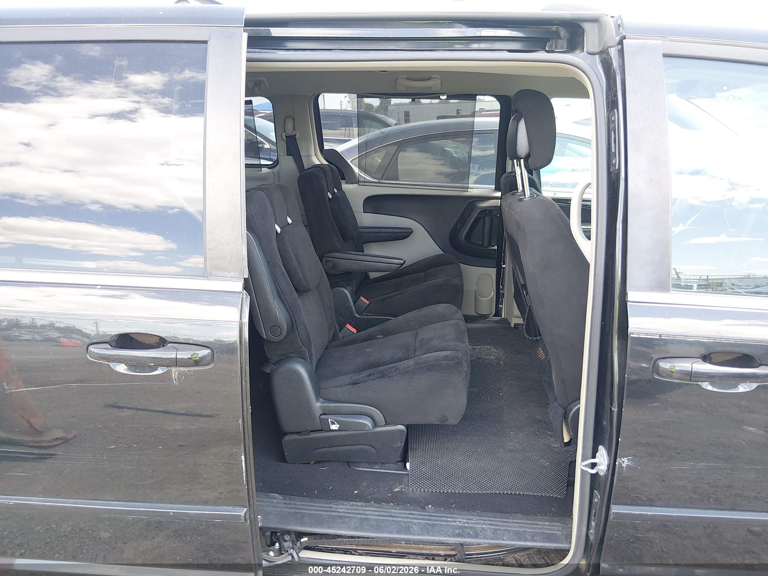 2013 Dodge Grand Caravan Crew Black vin: 2C4RDGDG9DR649688