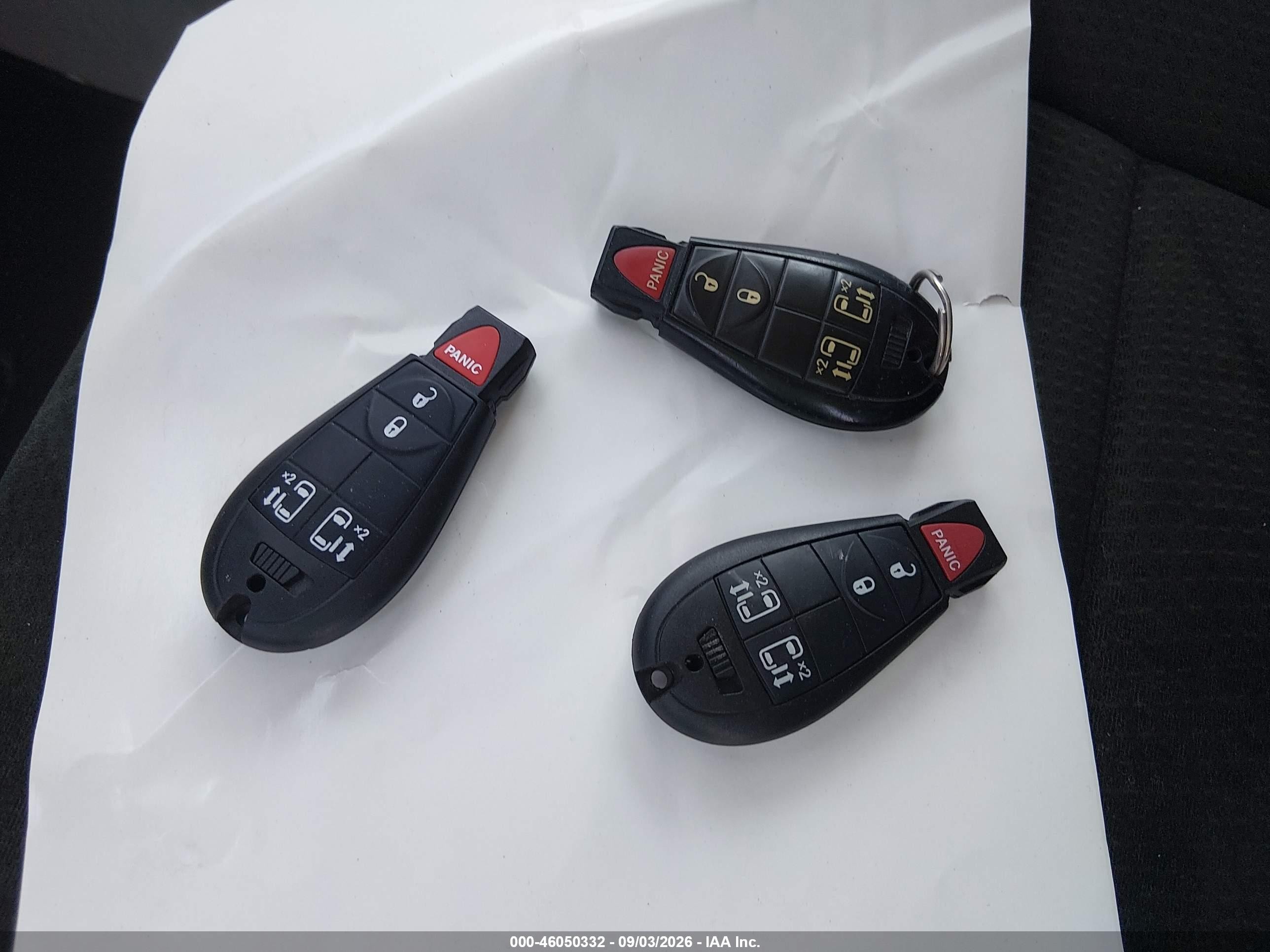2012 Dodge Grand Caravan Crew Серебряный vin: 2C4RDGDGXCR109751