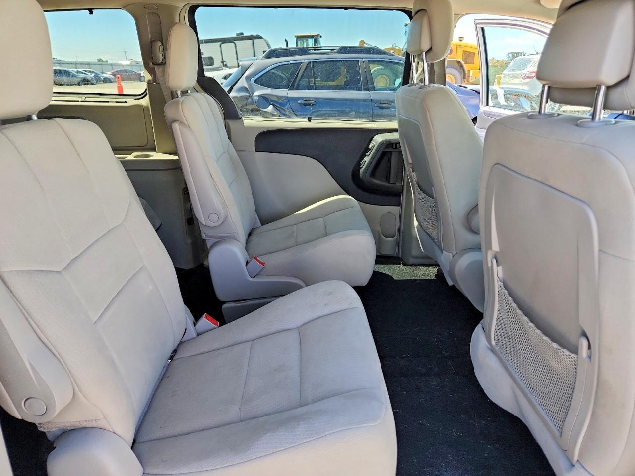 2012 Dodge Grand Caravan Crew Silver vin: 2C4RDGDGXCR122841