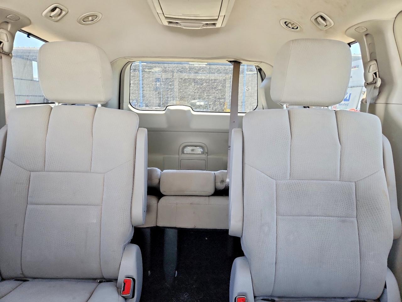 2012 Dodge Grand Caravan Crew Silver vin: 2C4RDGDGXCR122841