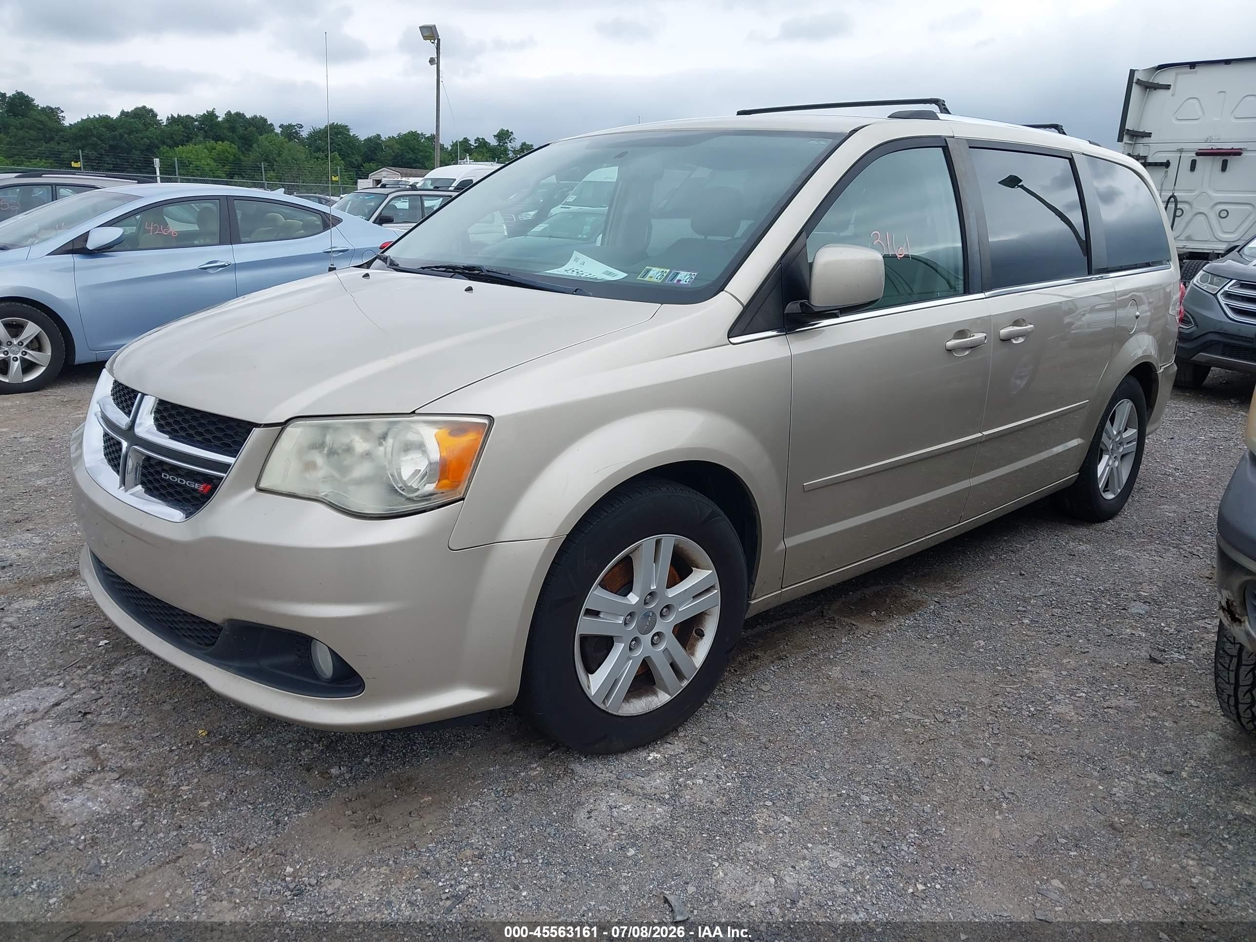2013 Dodge Grand Caravan Crew Золотой vin: 2C4RDGDGXDR566920