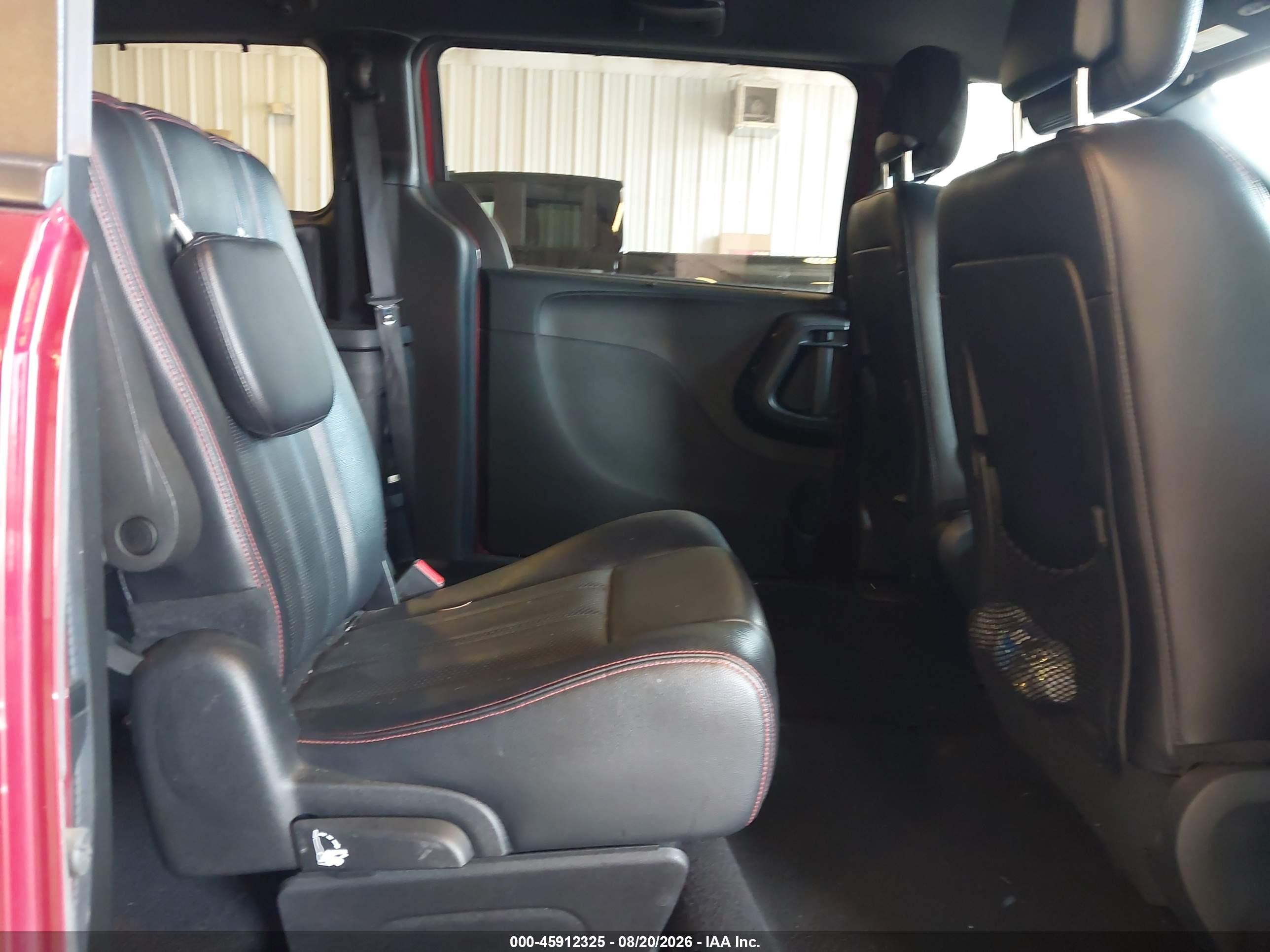 2015 Dodge Grand Caravan R/t Red vin: 2C4RDGEG0FR653873