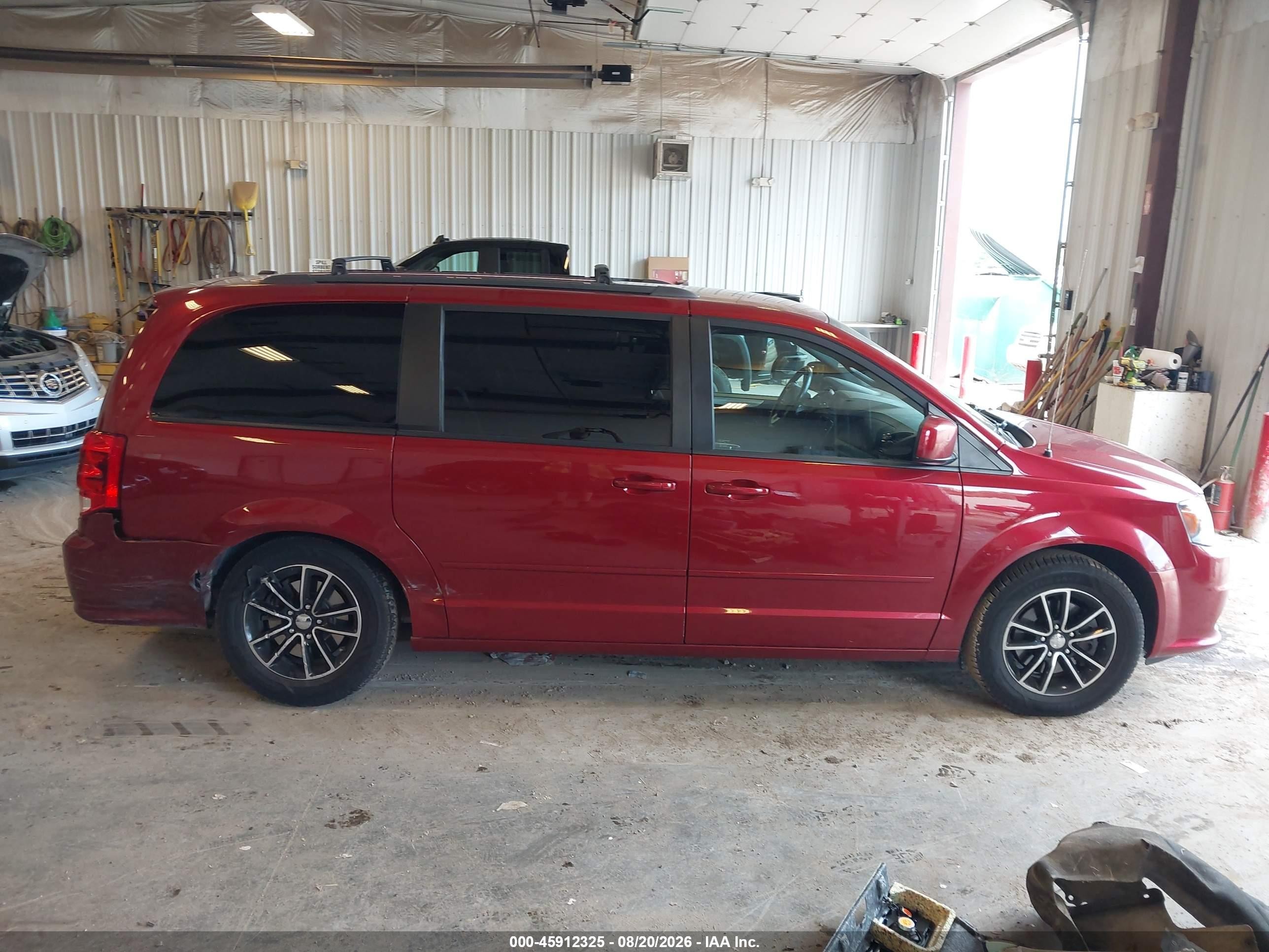 2015 Dodge Grand Caravan R/t Red vin: 2C4RDGEG0FR653873