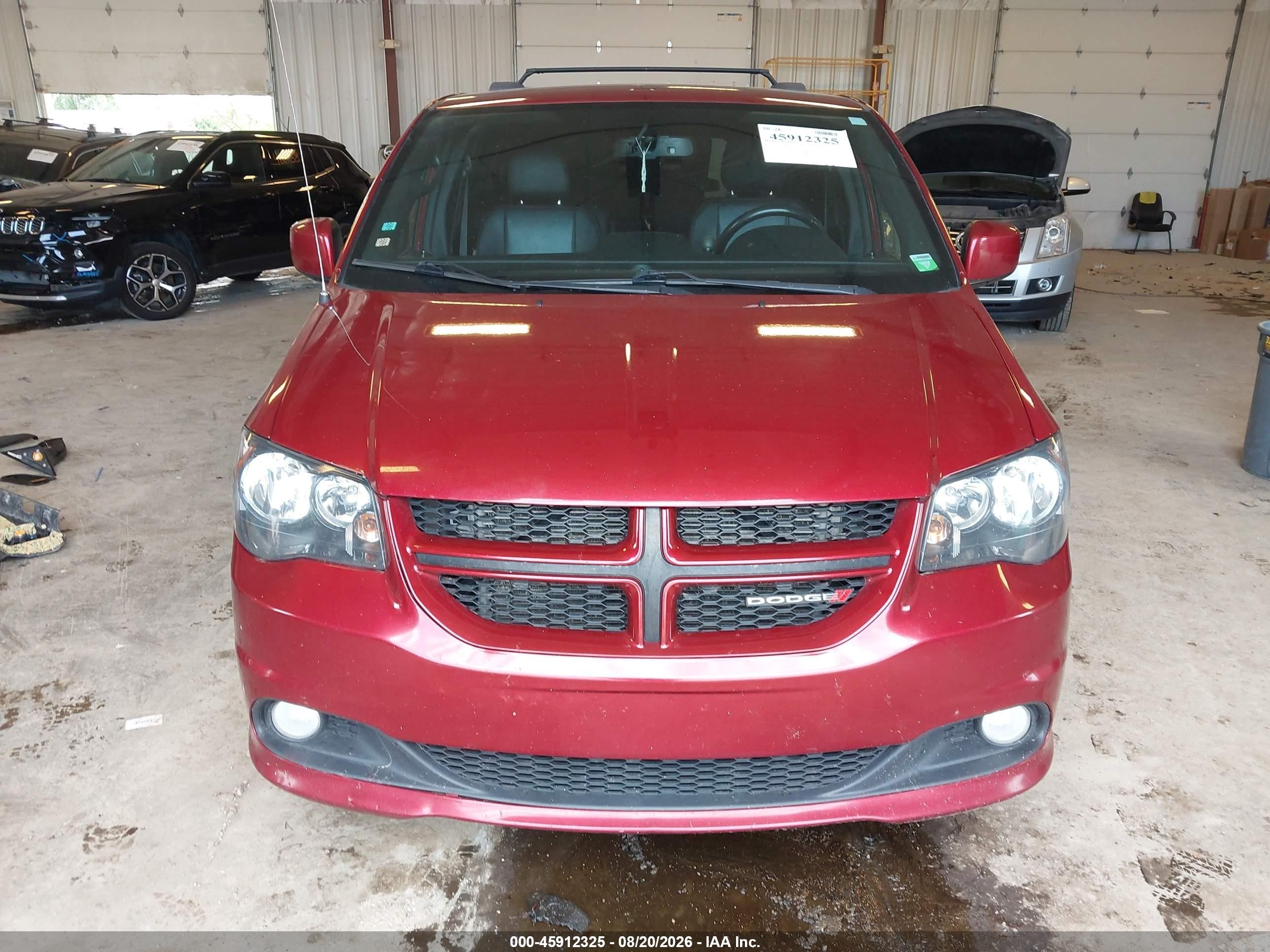 2015 Dodge Grand Caravan R/t Red vin: 2C4RDGEG0FR653873