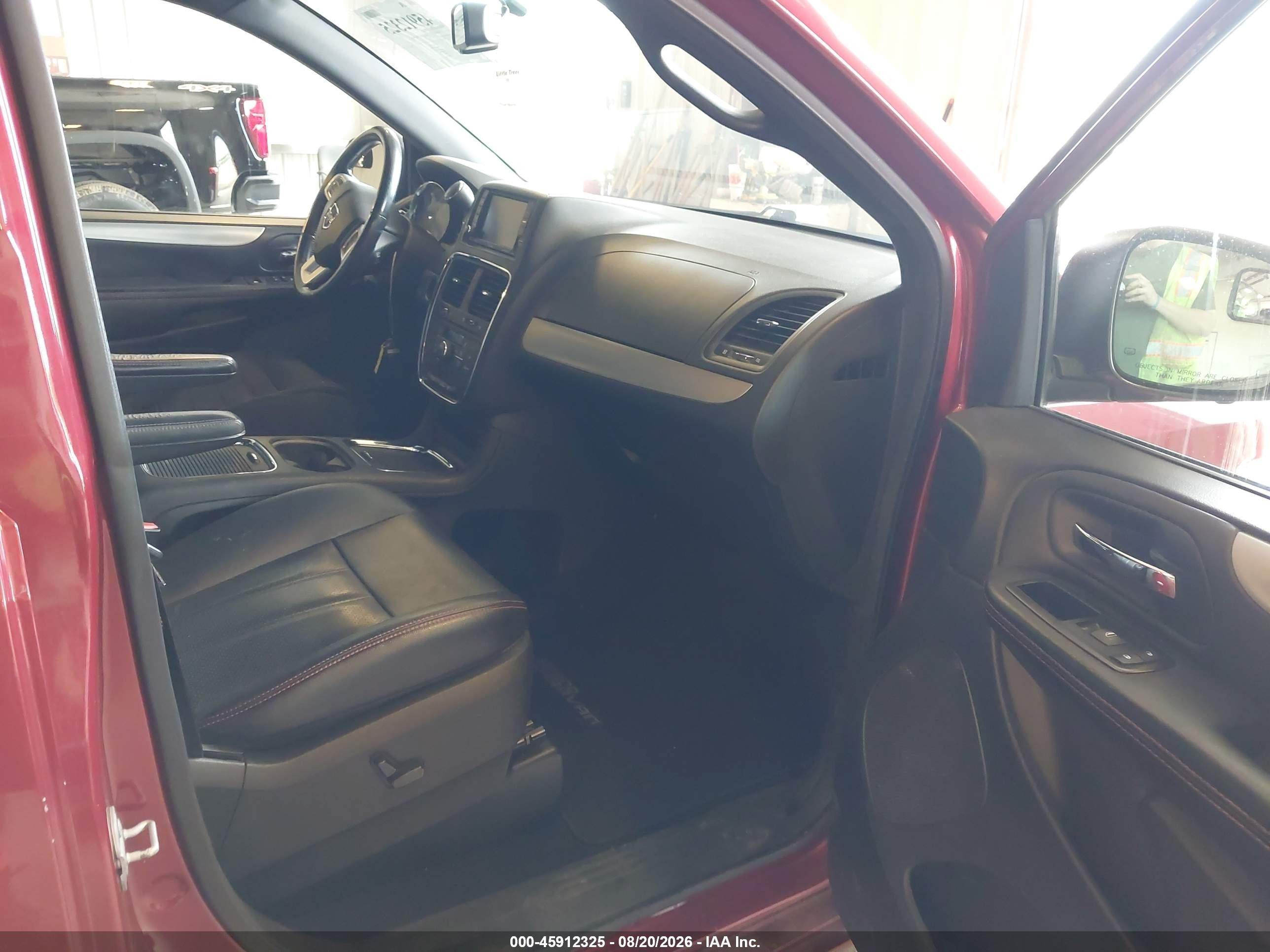 2015 Dodge Grand Caravan R/t Red vin: 2C4RDGEG0FR653873
