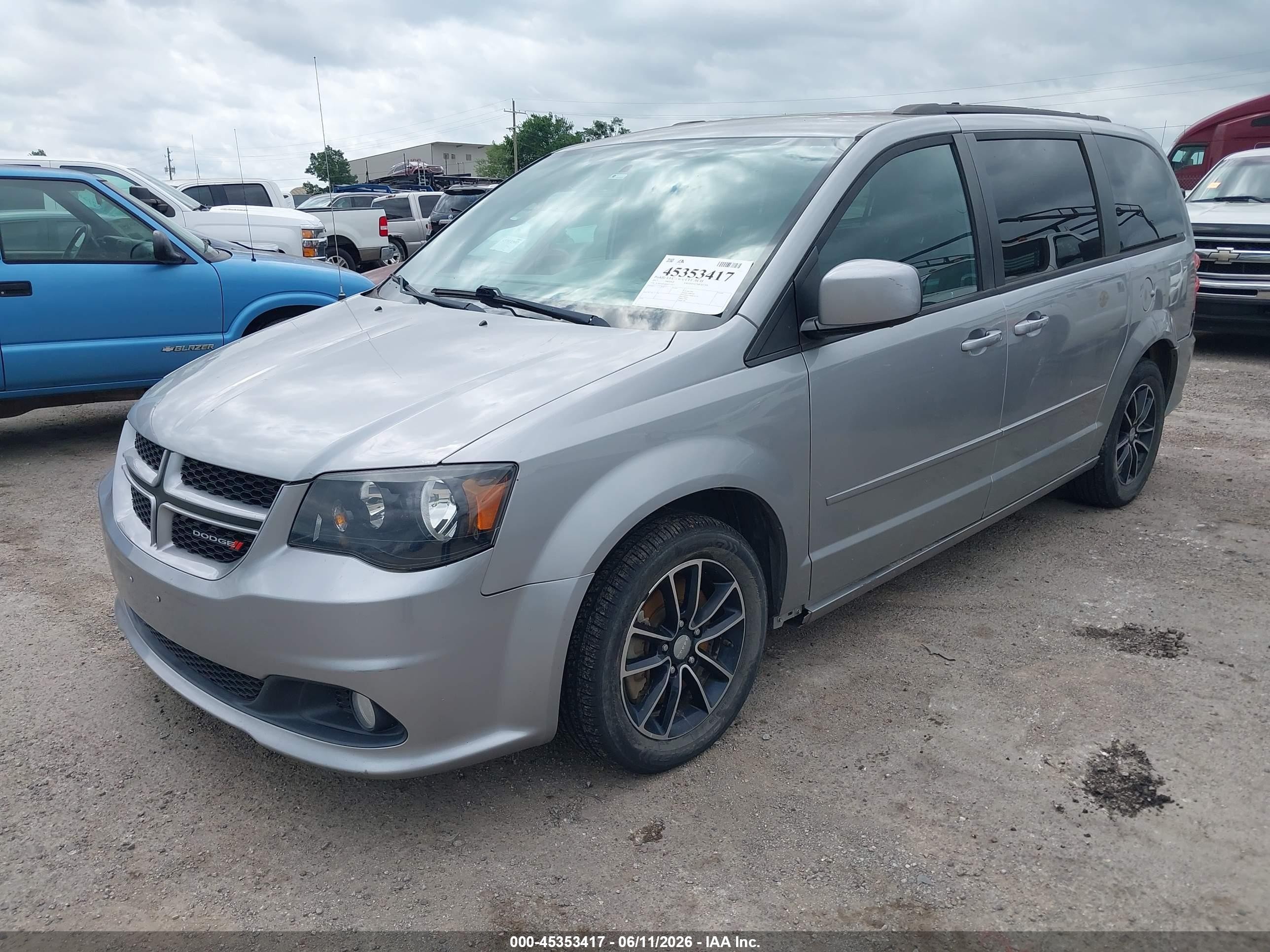 2017 Dodge Grand Caravan Gt Серебряный vin: 2C4RDGEG0HR712911