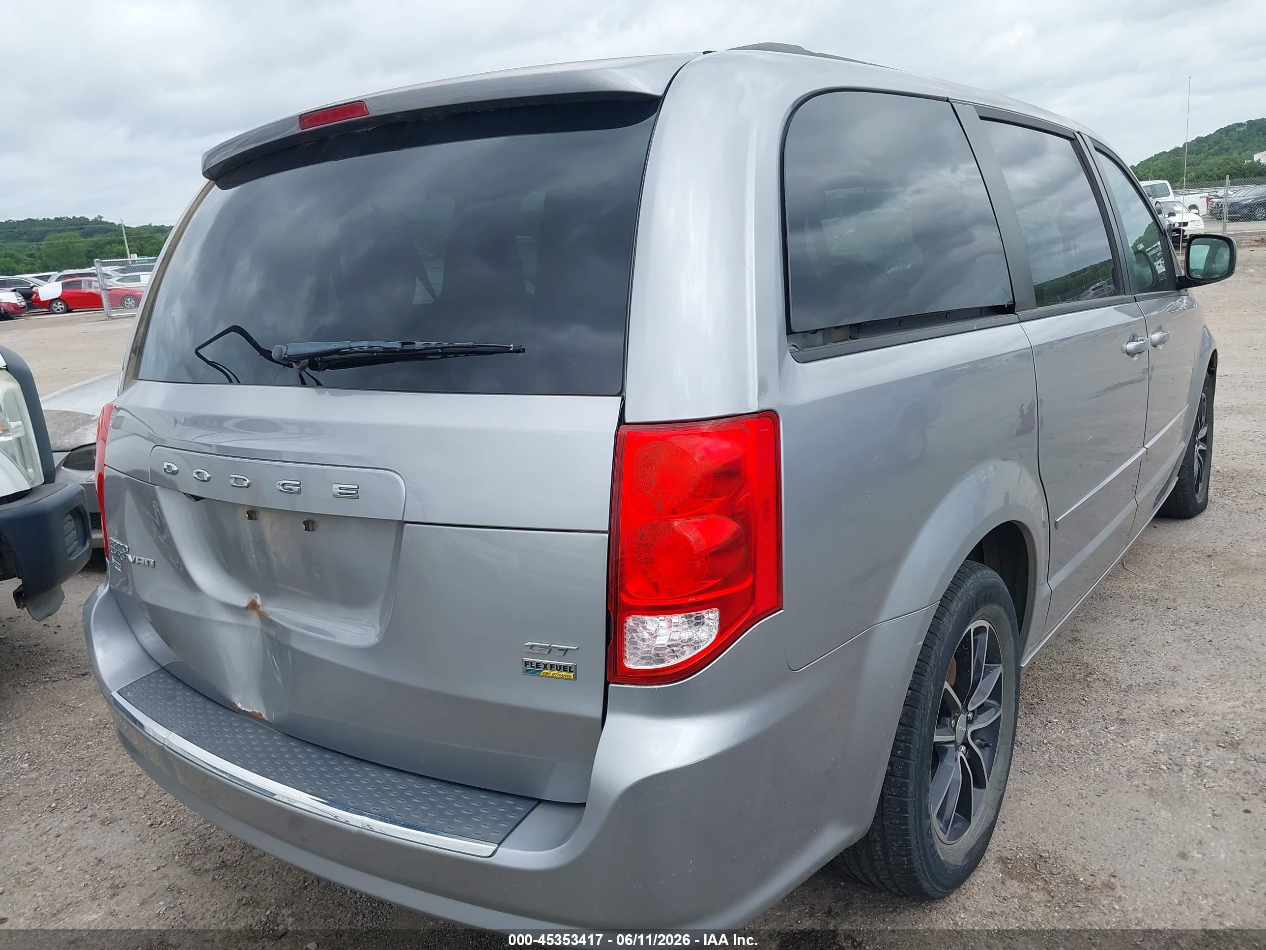 2017 Dodge Grand Caravan Gt Серебряный vin: 2C4RDGEG0HR712911
