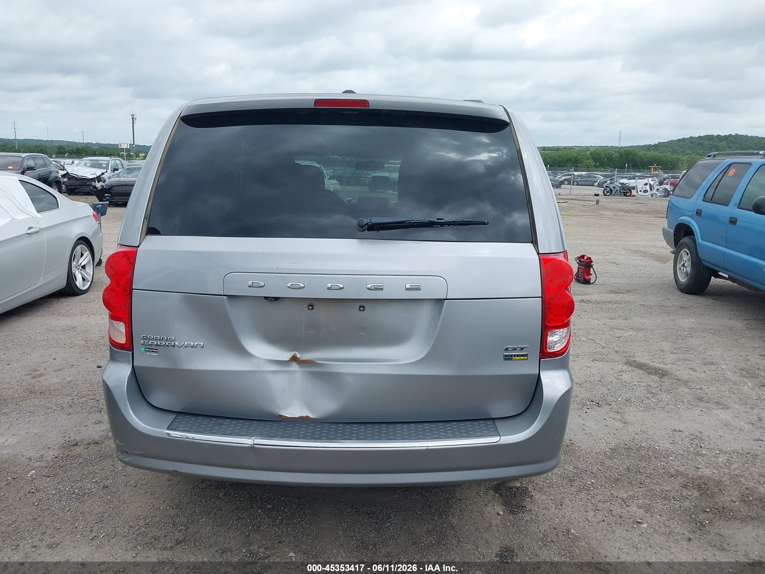 2017 Dodge Grand Caravan Gt Серебряный vin: 2C4RDGEG0HR712911