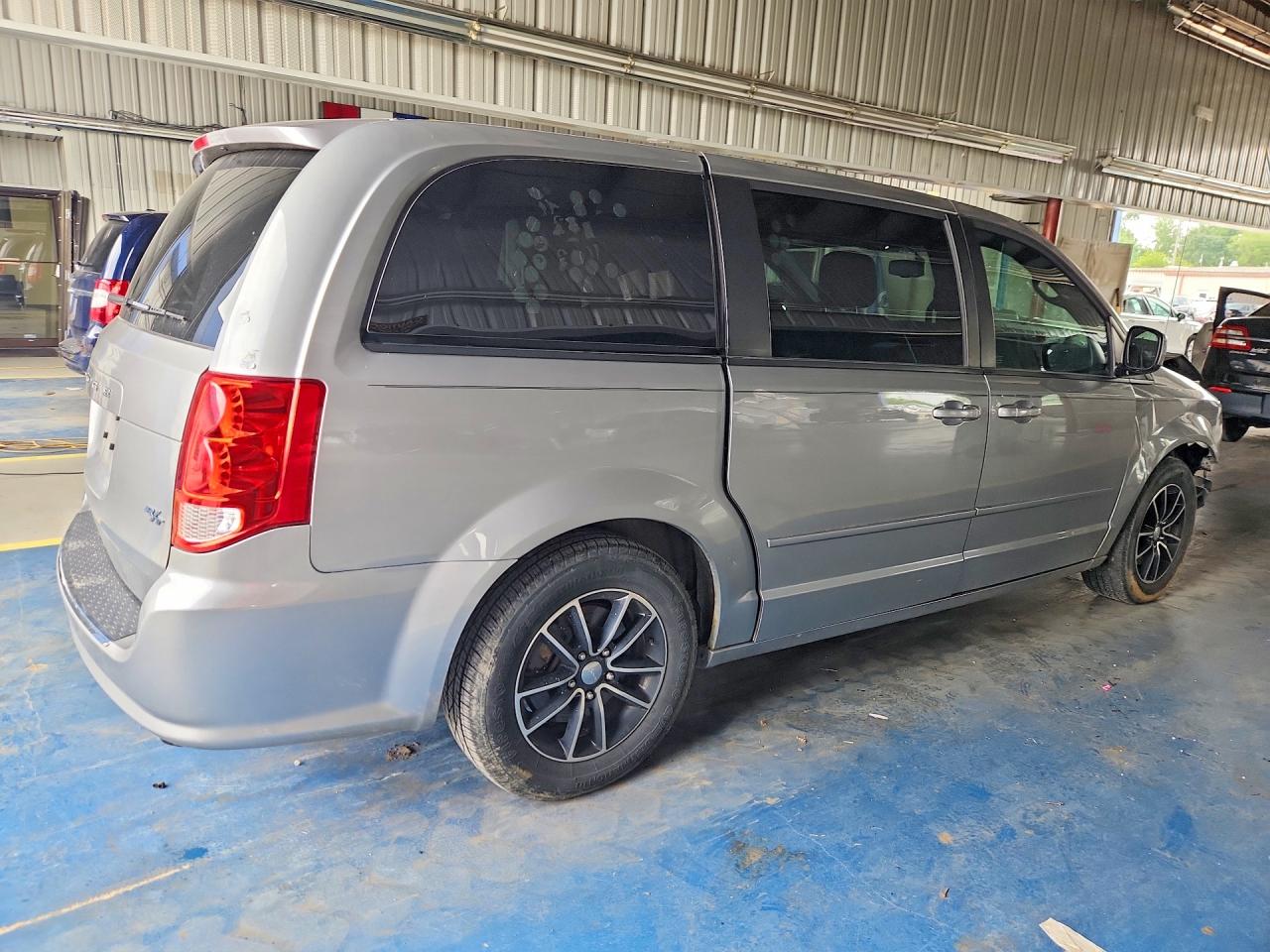 2015 Dodge Grand Caravan R/t Silver vin: 2C4RDGEG1FR683755
