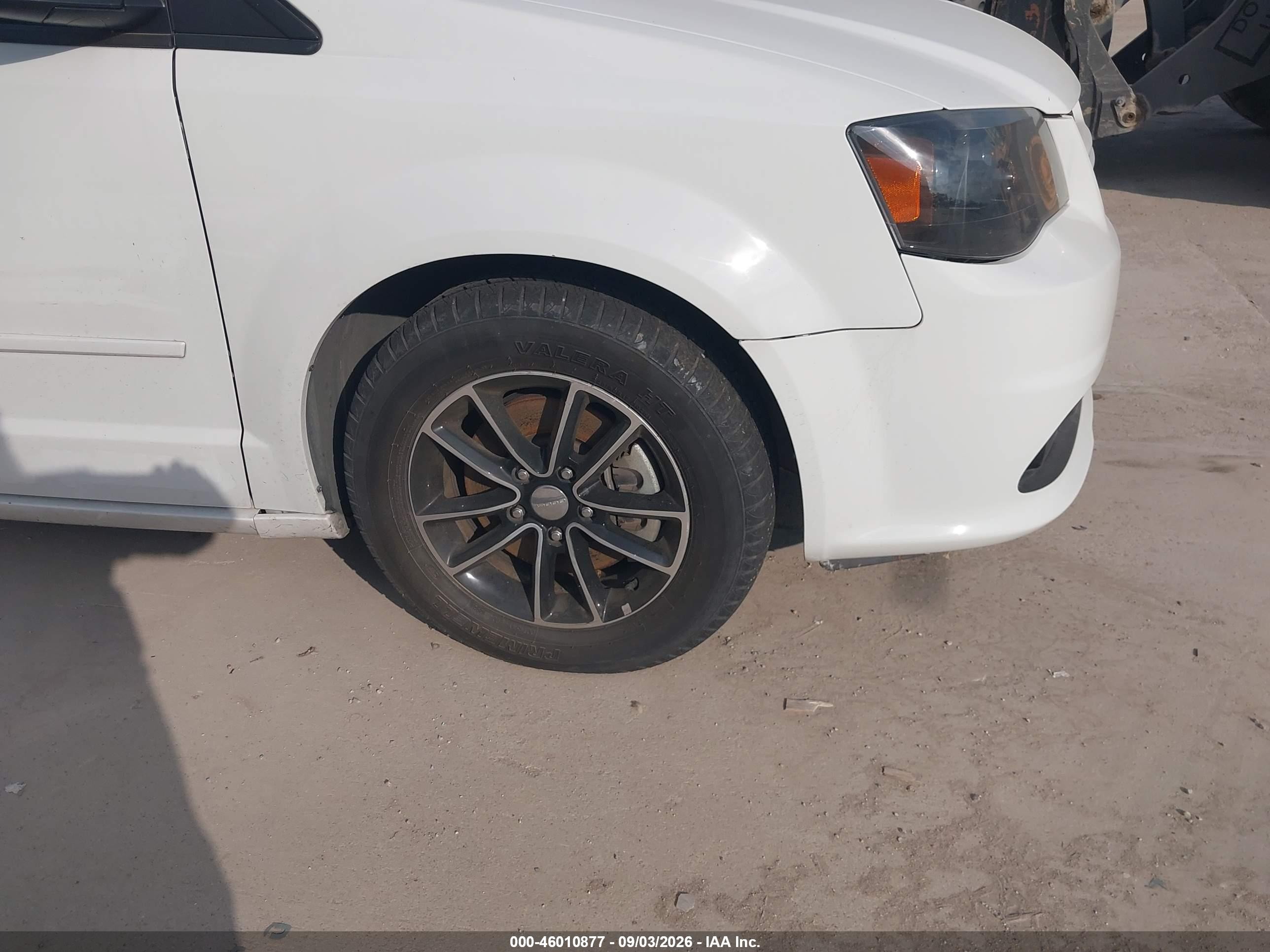 2017 Dodge Grand Caravan Gt White vin: 2C4RDGEG1HR558015