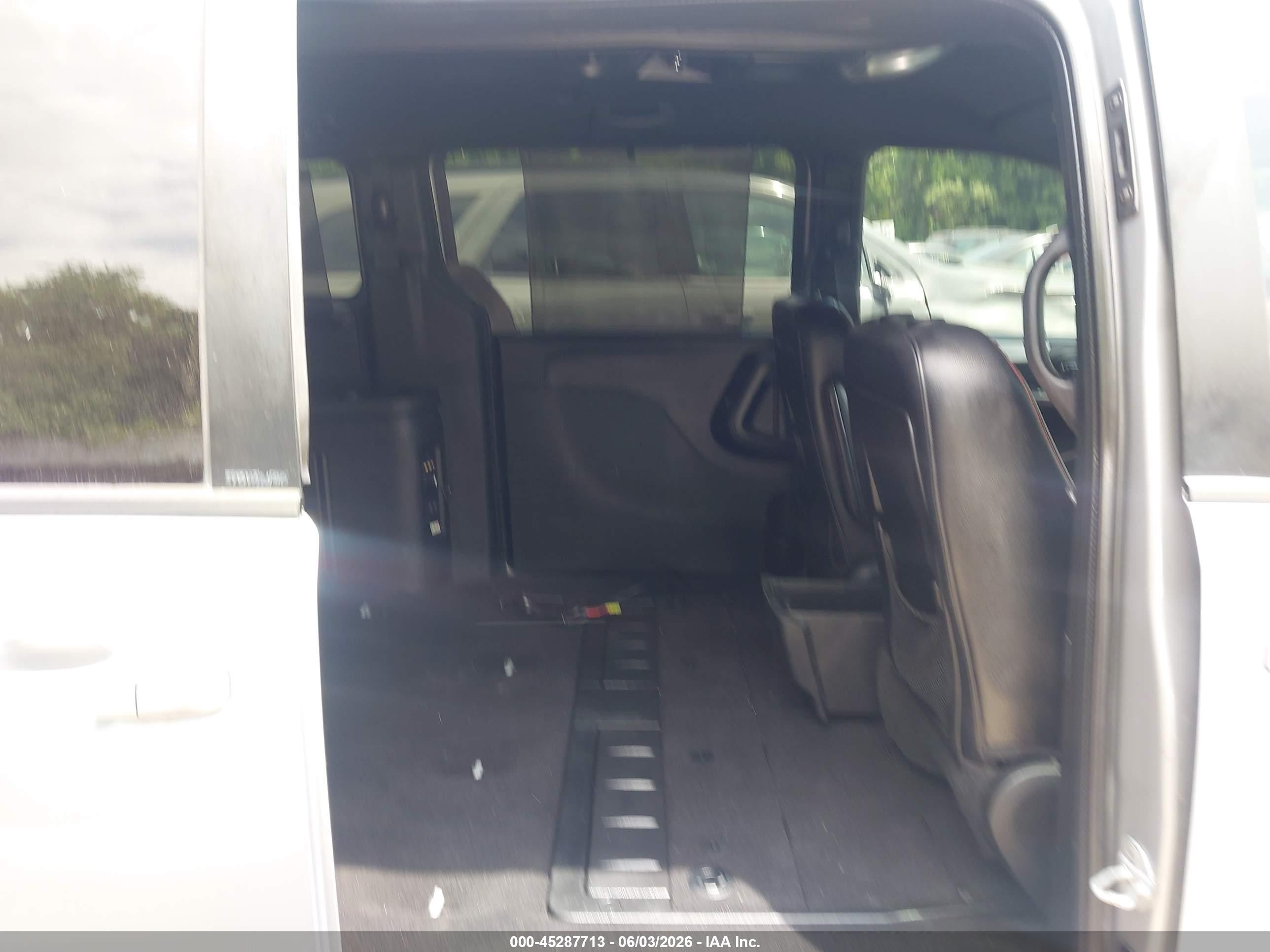 2014 Dodge Grand Caravan R/t Gray vin: 2C4RDGEG2ER104447