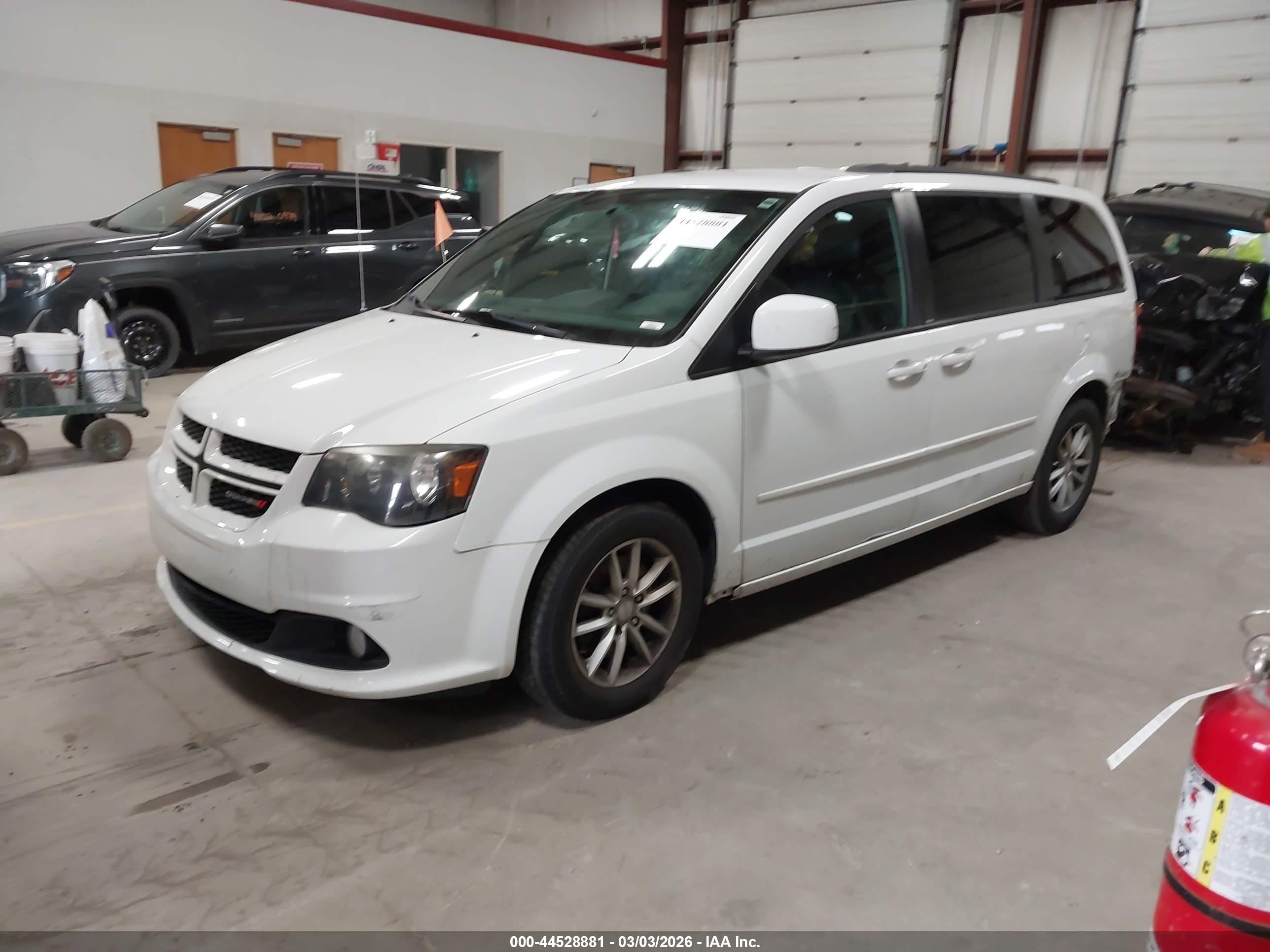 2014 Dodge Grand Caravan R/t Белый vin: 2C4RDGEG2ER137755