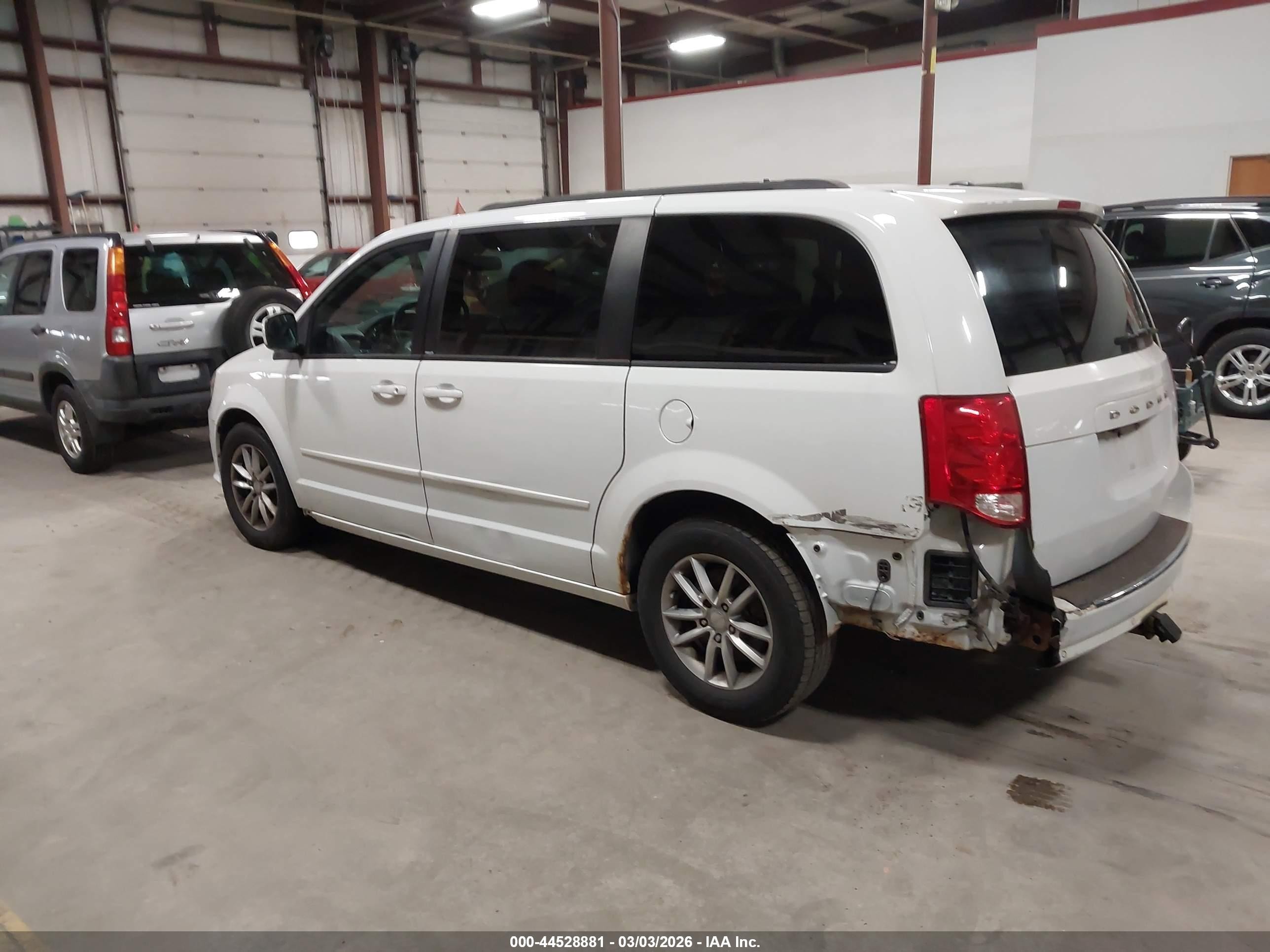 2014 Dodge Grand Caravan R/t Белый vin: 2C4RDGEG2ER137755