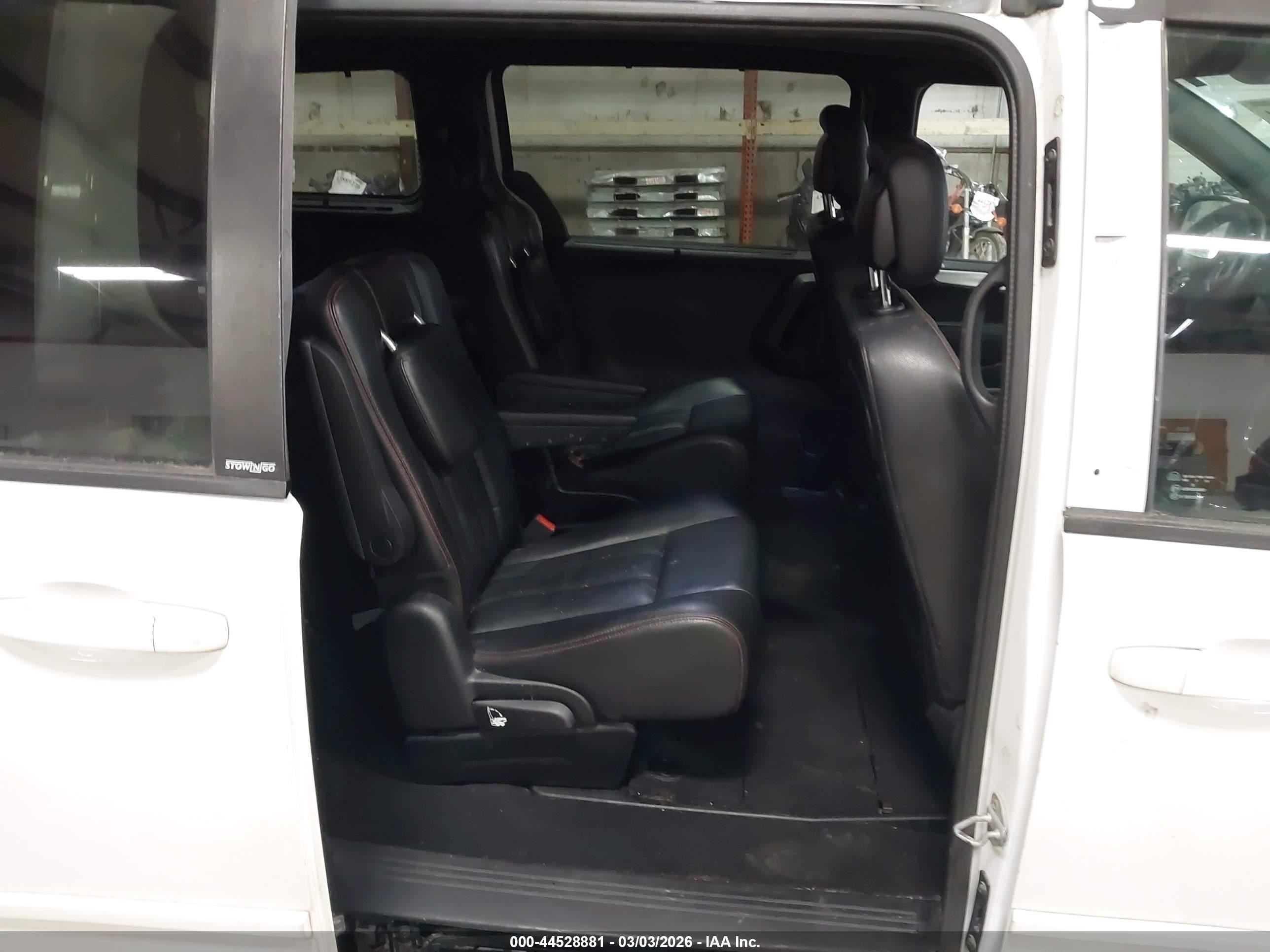 2014 Dodge Grand Caravan R/t Белый vin: 2C4RDGEG2ER137755