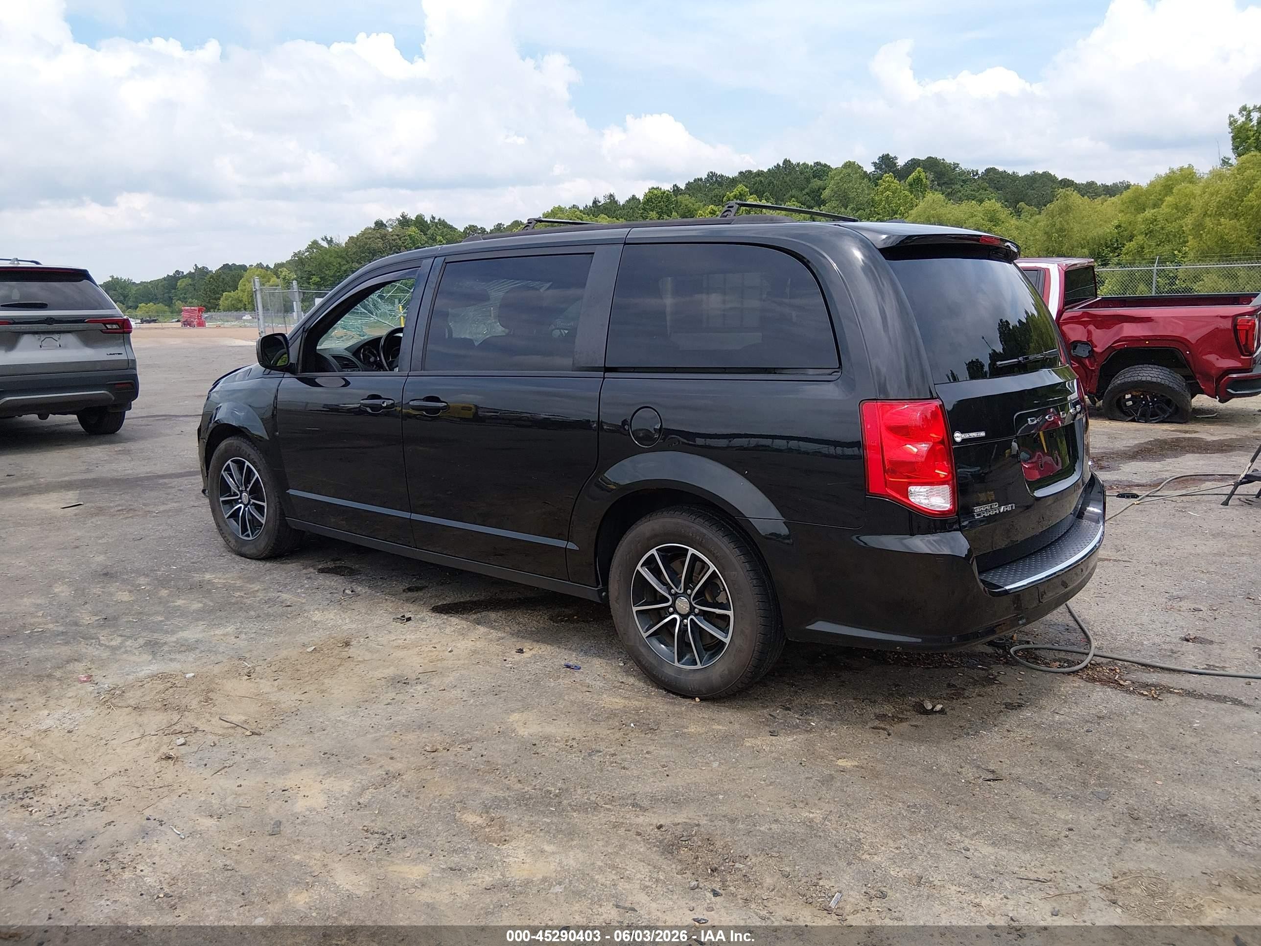 2018 Dodge Grand Caravan Gt Черный vin: 2C4RDGEG2JR285074