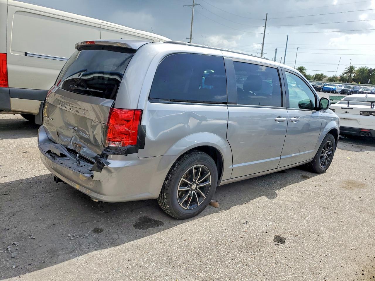 2018 Dodge Grand Caravan Gt Silver vin: 2C4RDGEG2JR344253