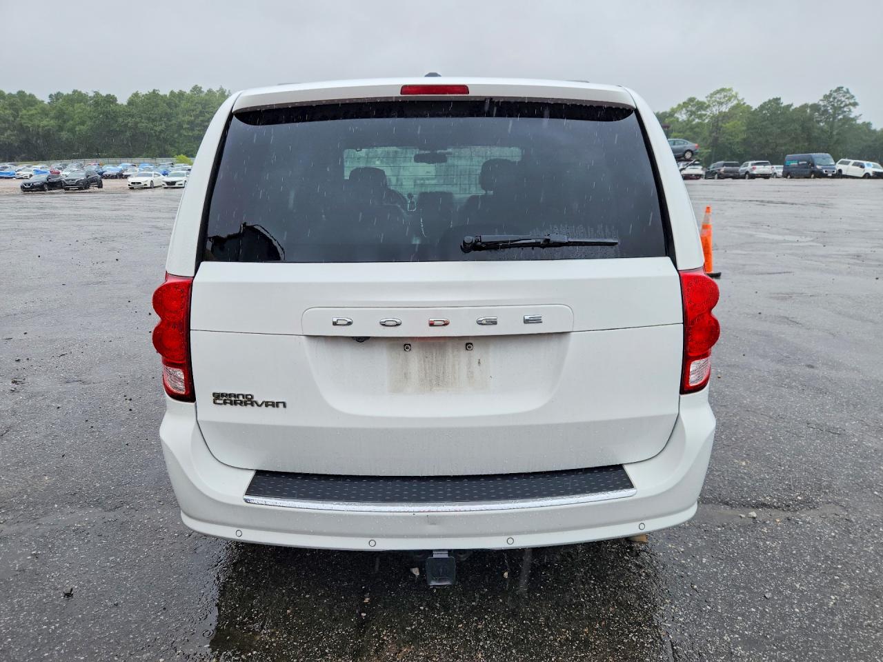 2014 Dodge Grand Caravan R/t White vin: 2C4RDGEG3ER404594