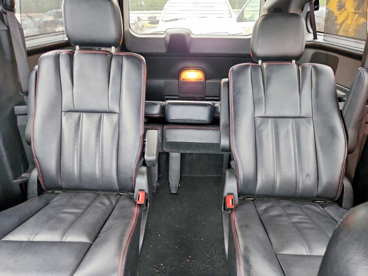 2014 Dodge Grand Caravan R/t White vin: 2C4RDGEG3ER404594