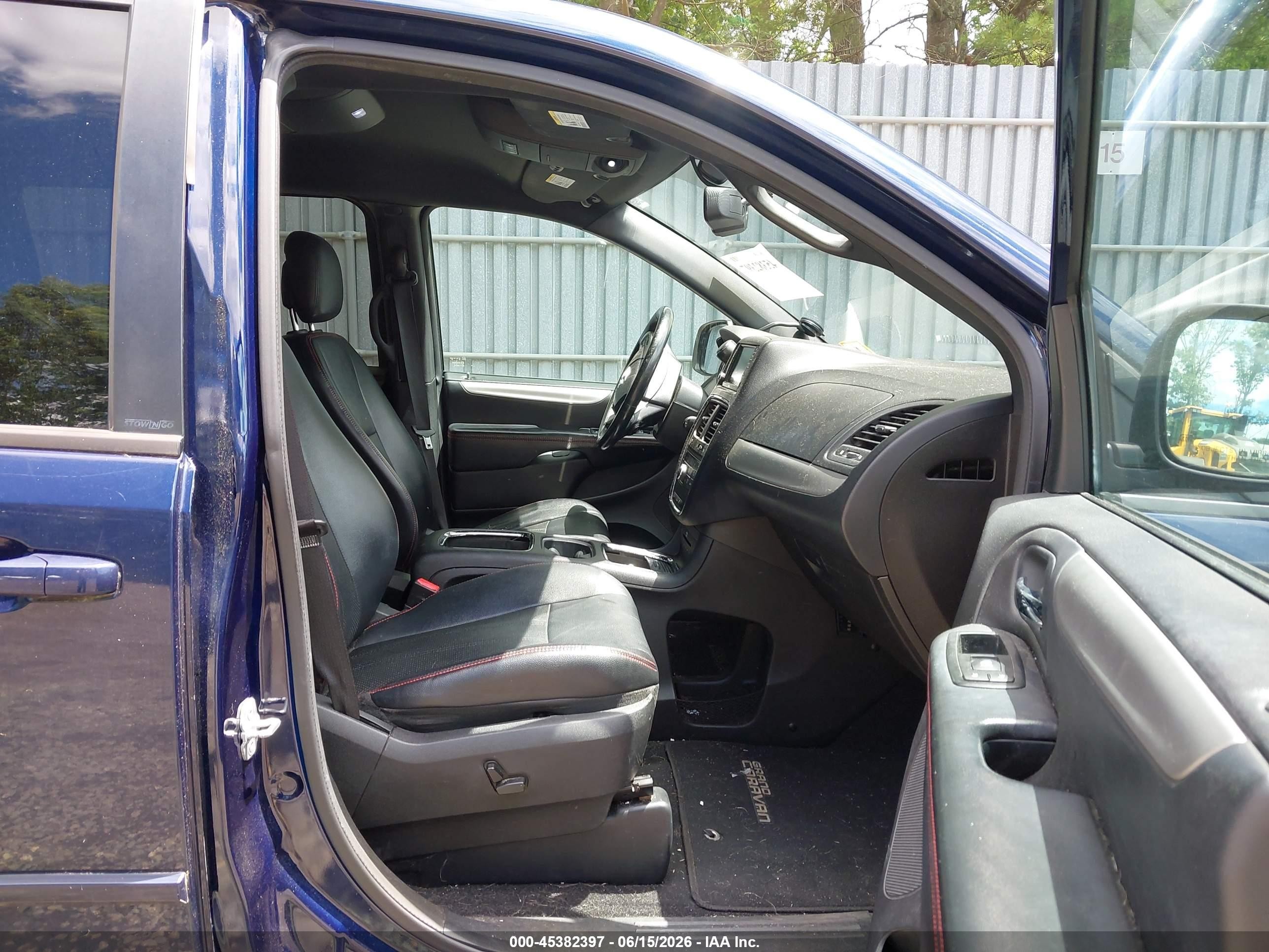 2013 Dodge Grand Caravan R/t Blue vin: 2C4RDGEG4DR656191