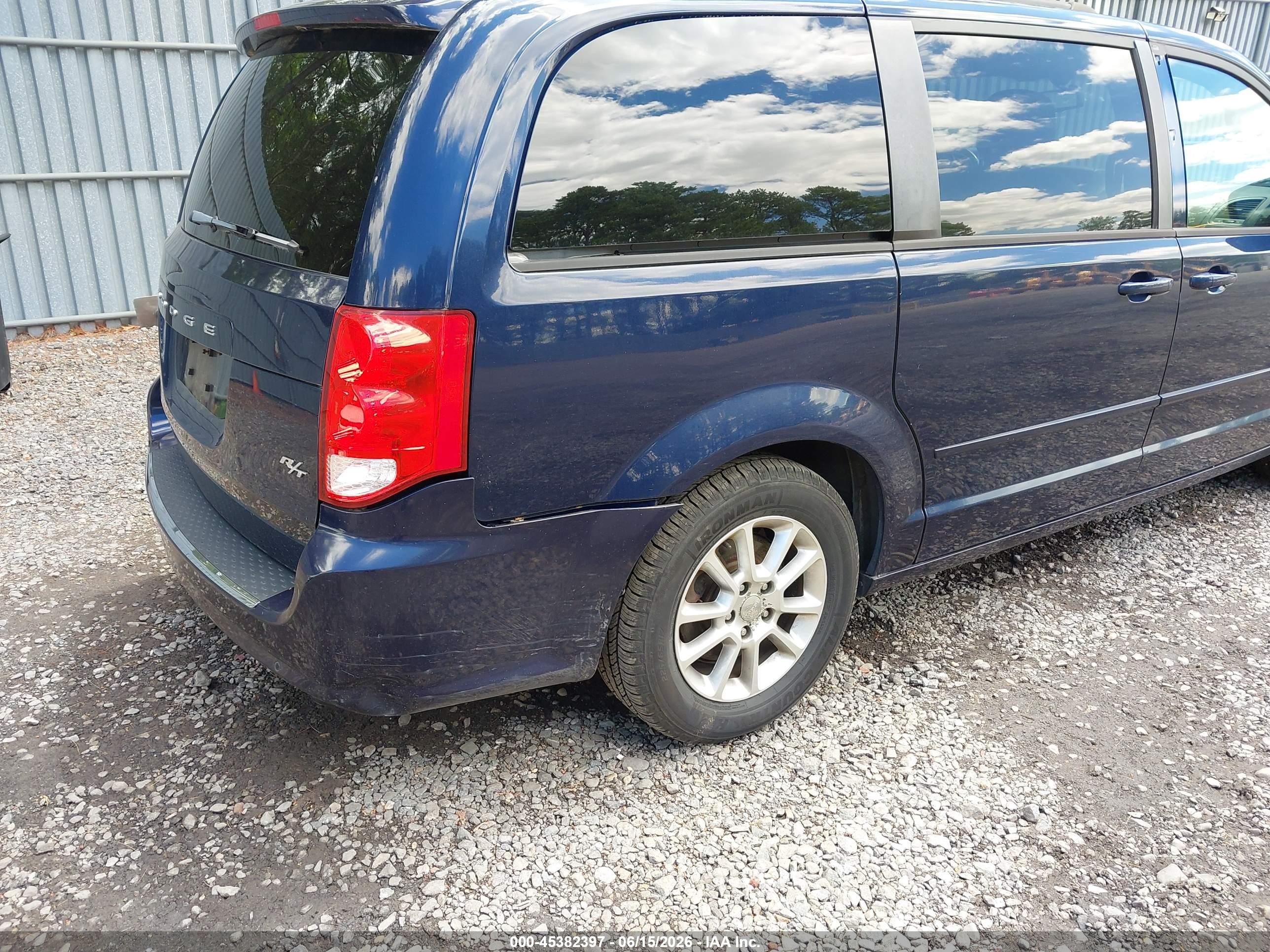 2013 Dodge Grand Caravan R/t Blue vin: 2C4RDGEG4DR656191